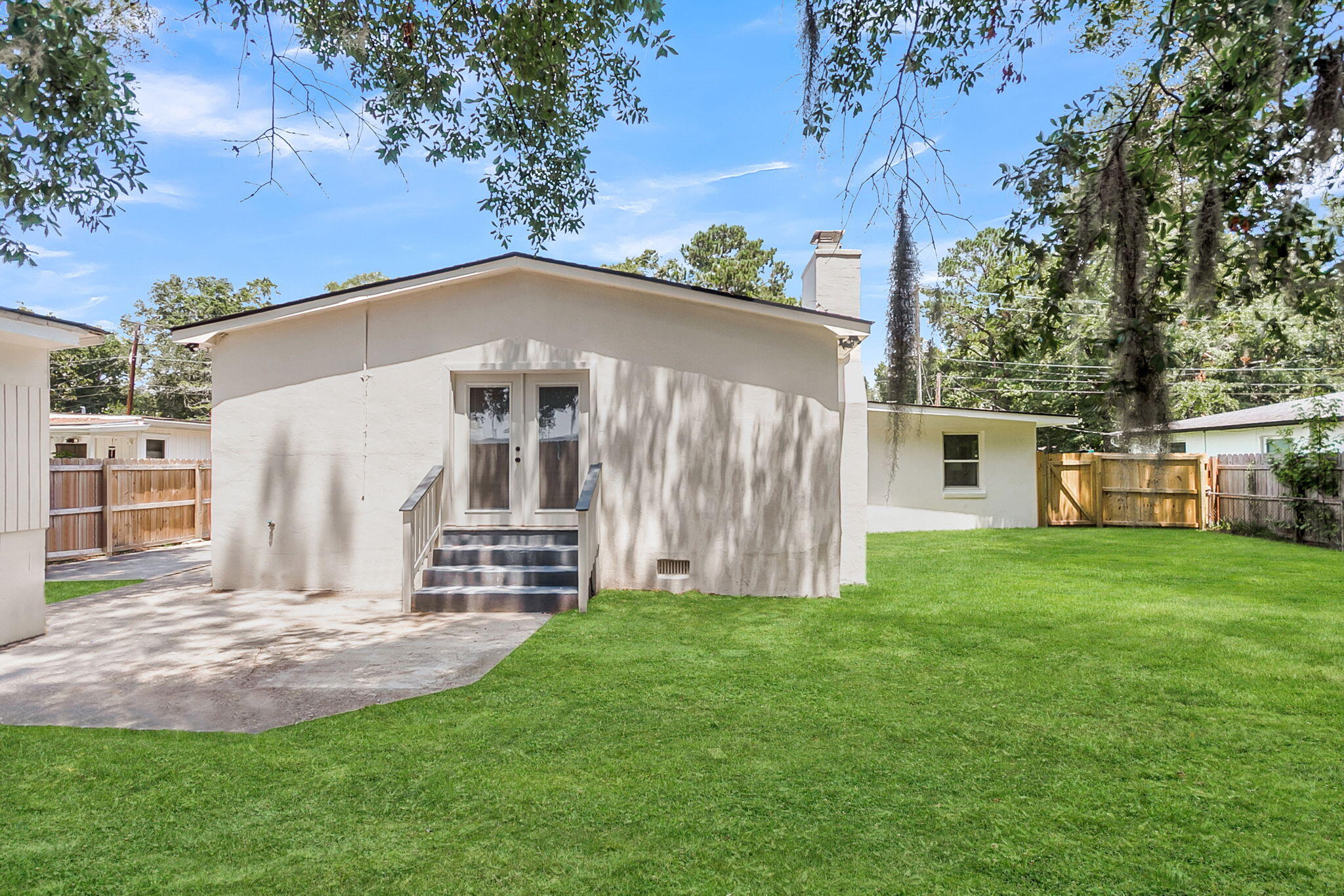 1449 S Sherwood Drive