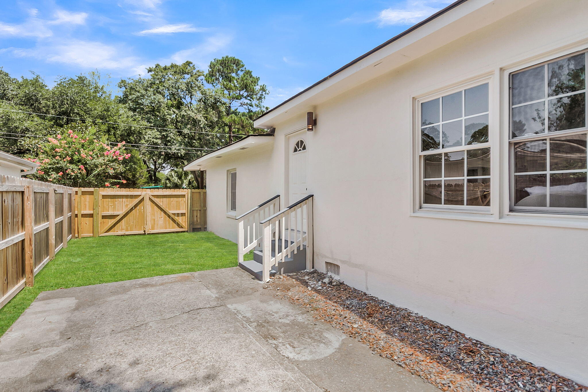 1449 S Sherwood Drive