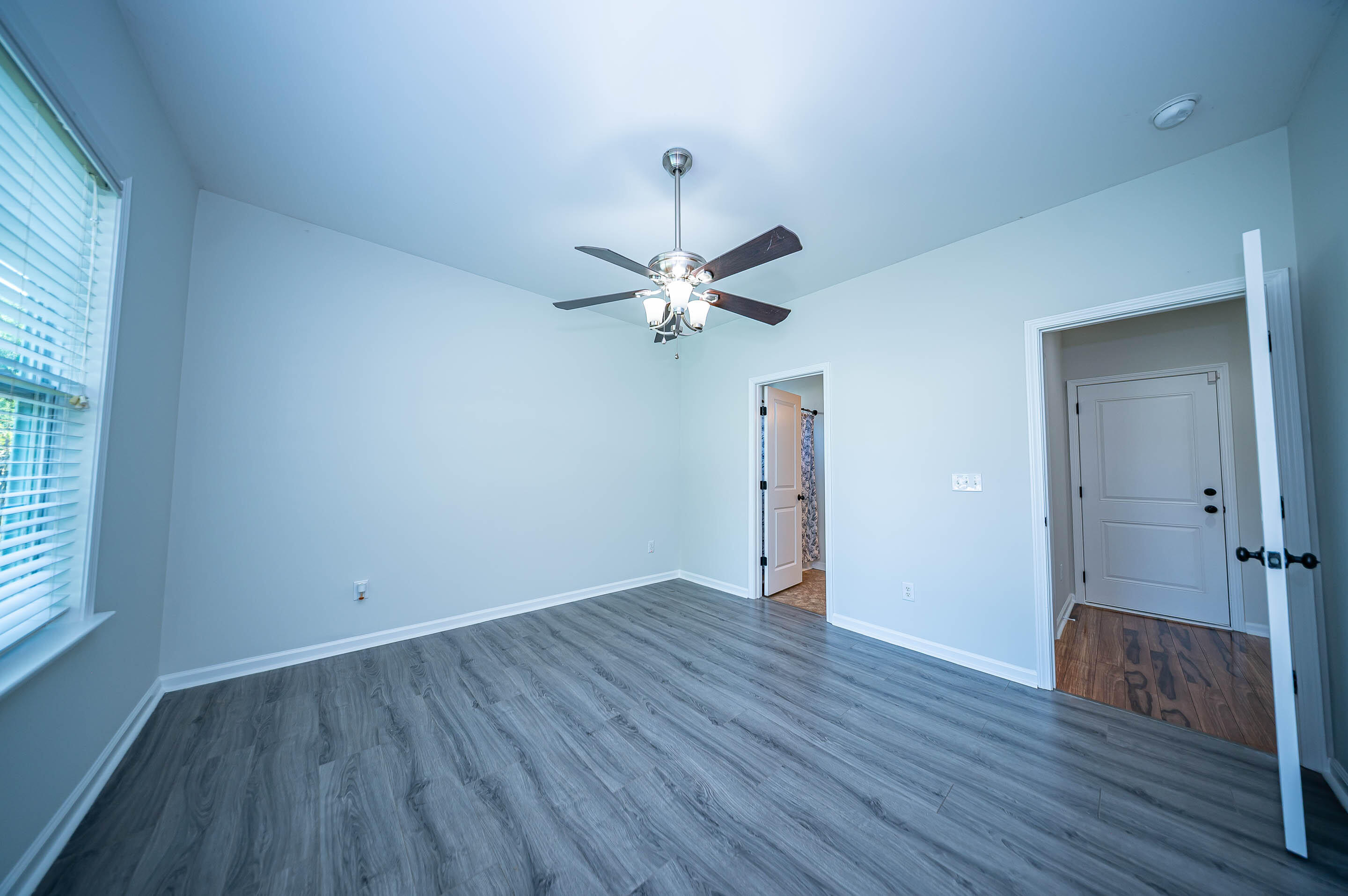 8485 Middle River Way