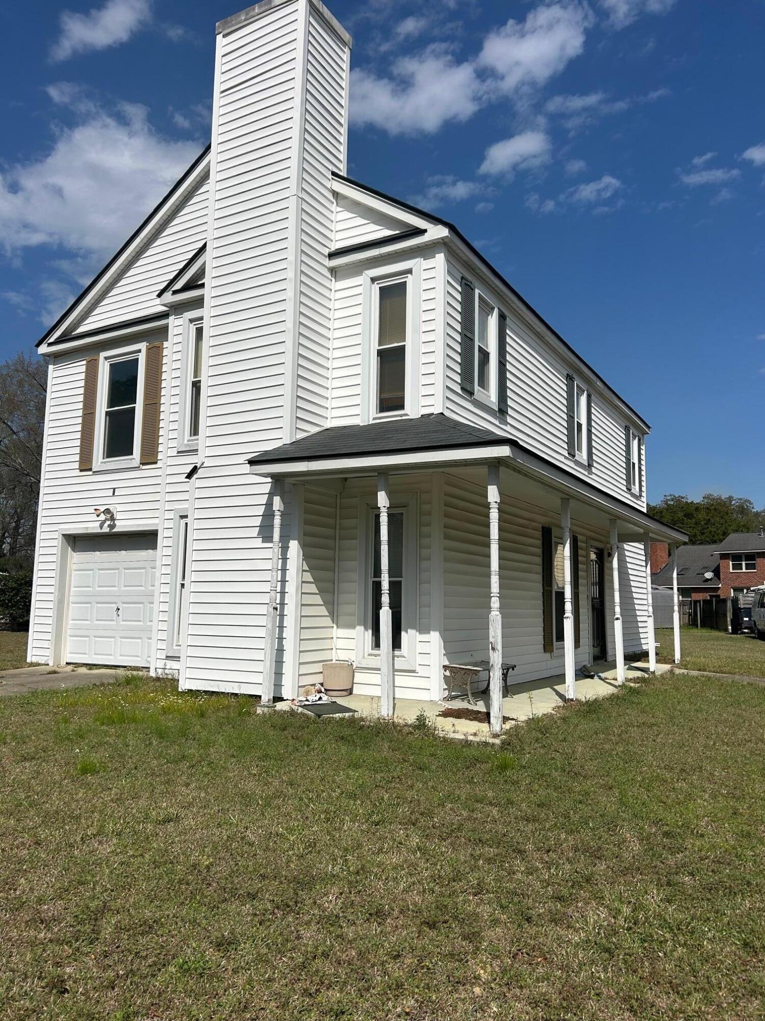 2 Manor Boulevard