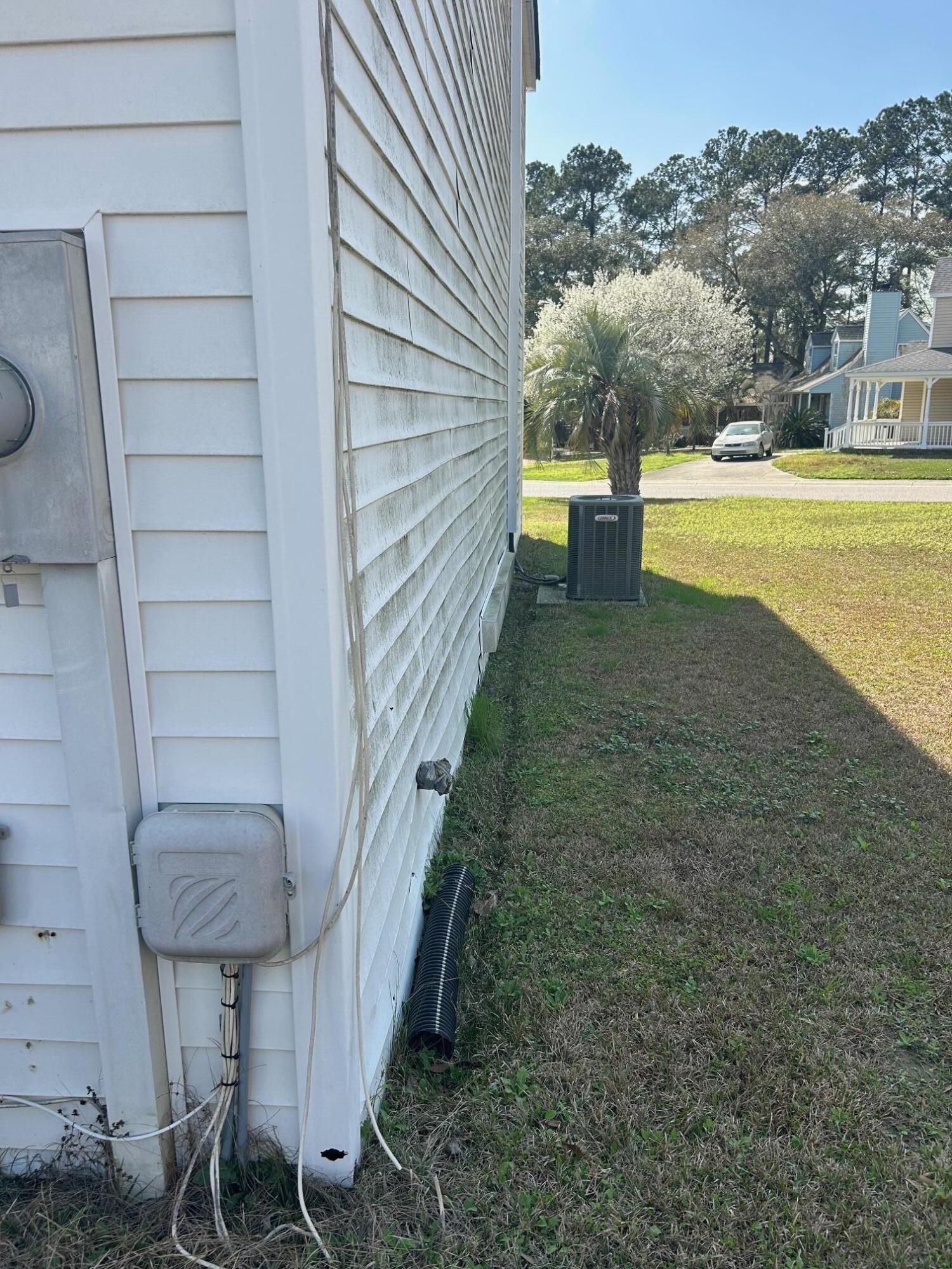 2 Manor Boulevard