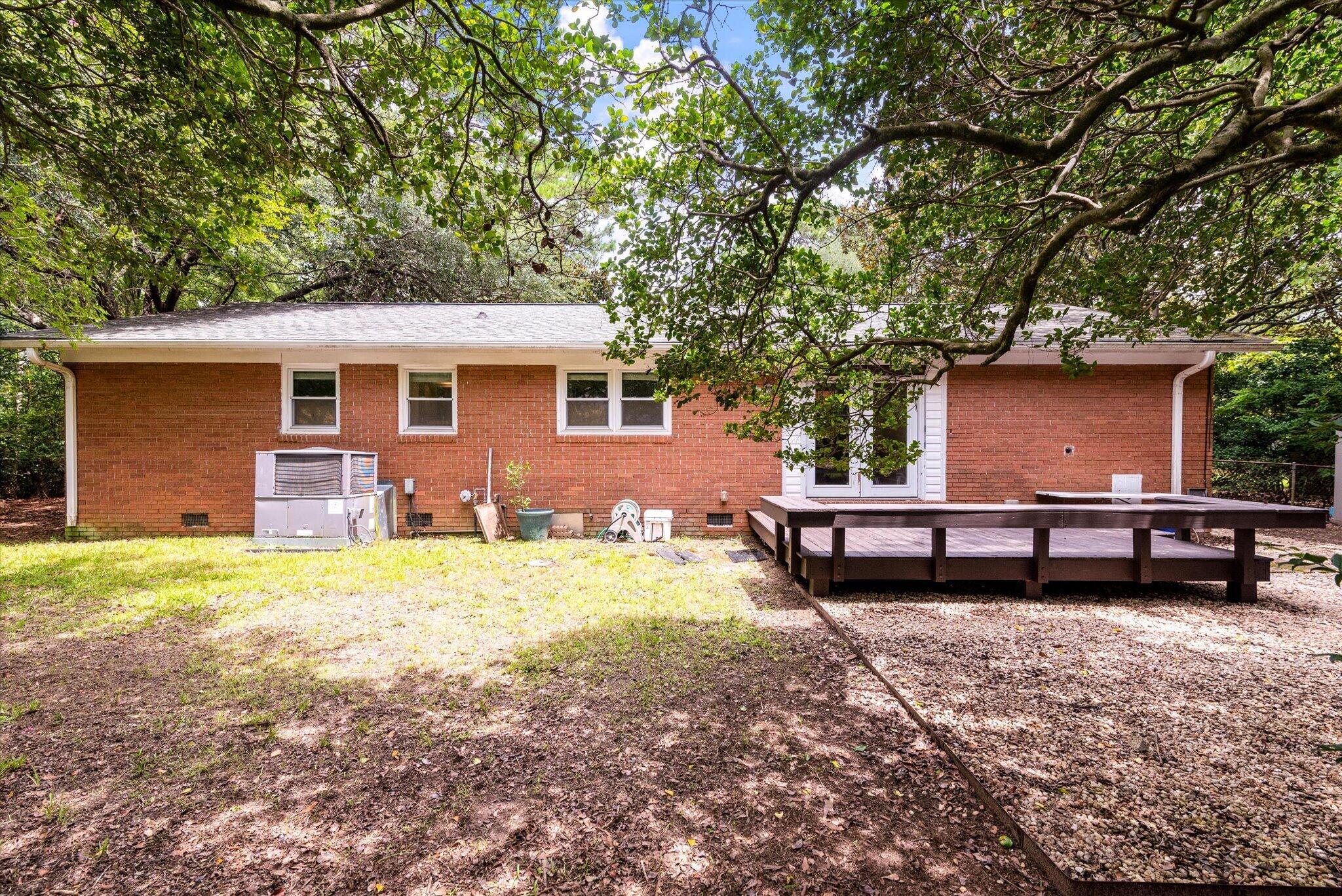 1842 Gippy Lane