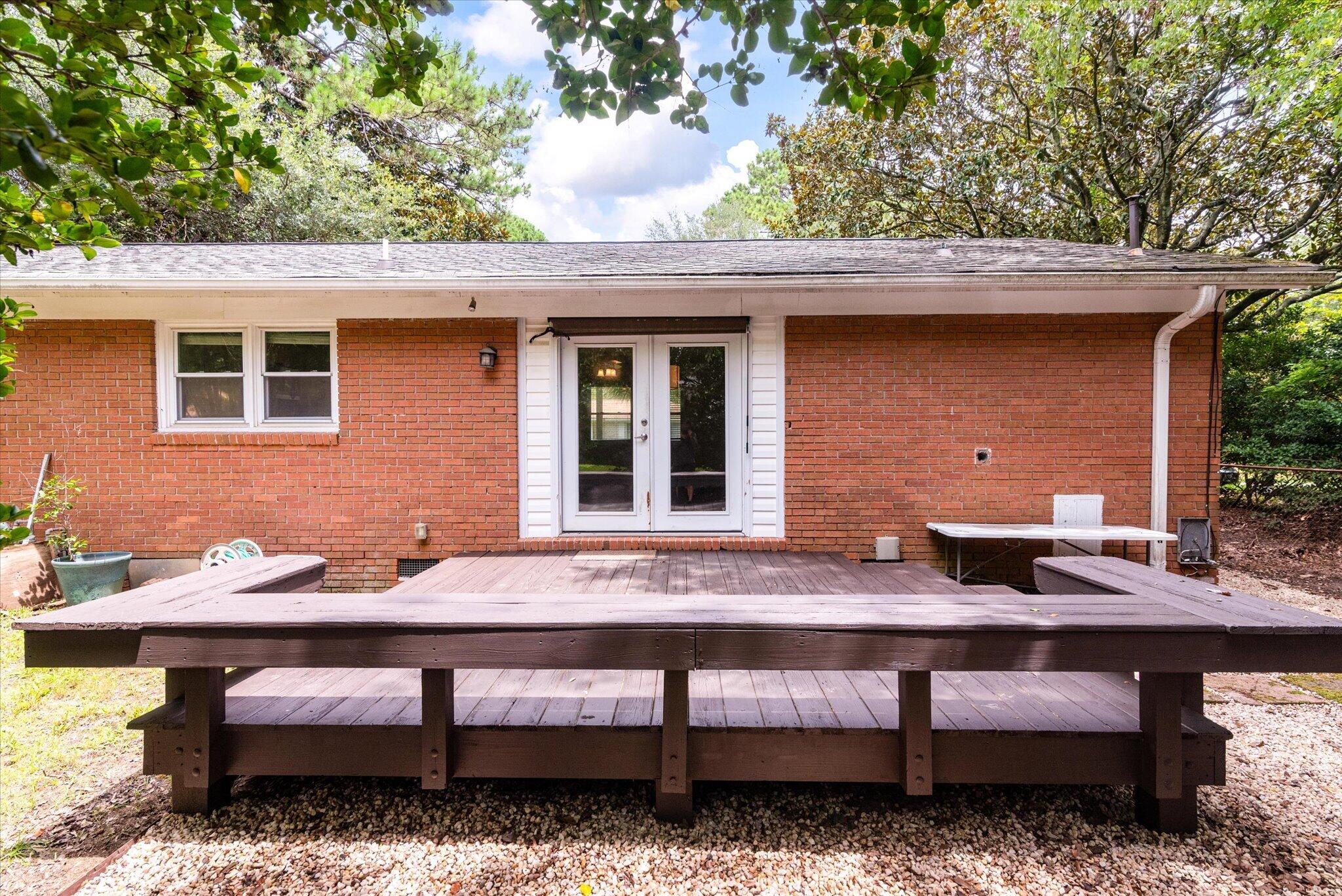 1842 Gippy Lane