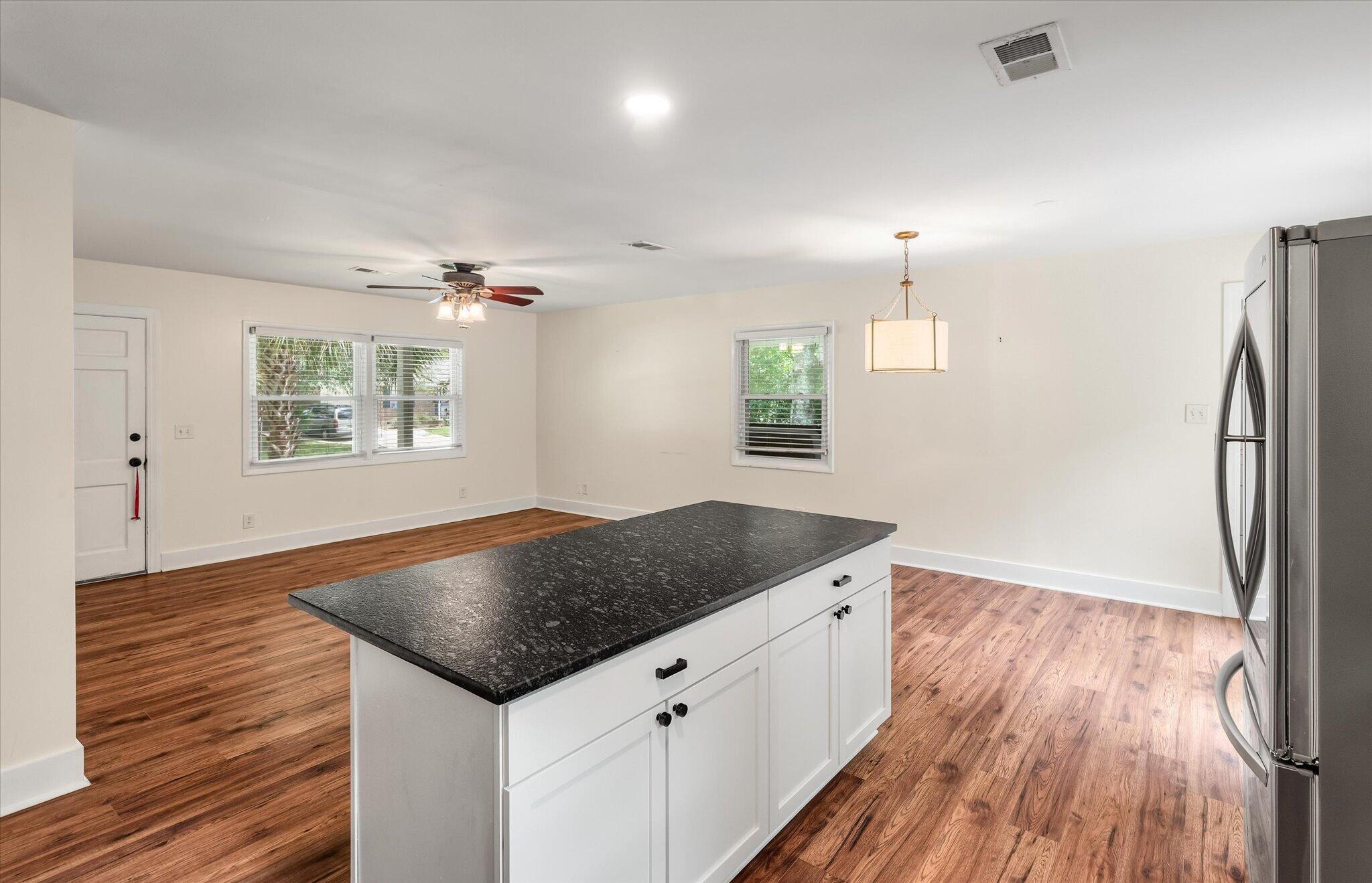 1842 Gippy Lane