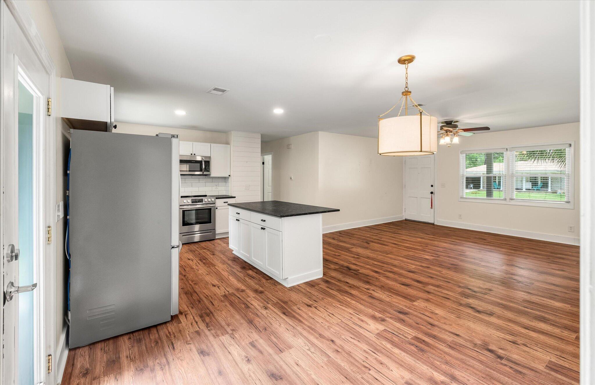 1842 Gippy Lane