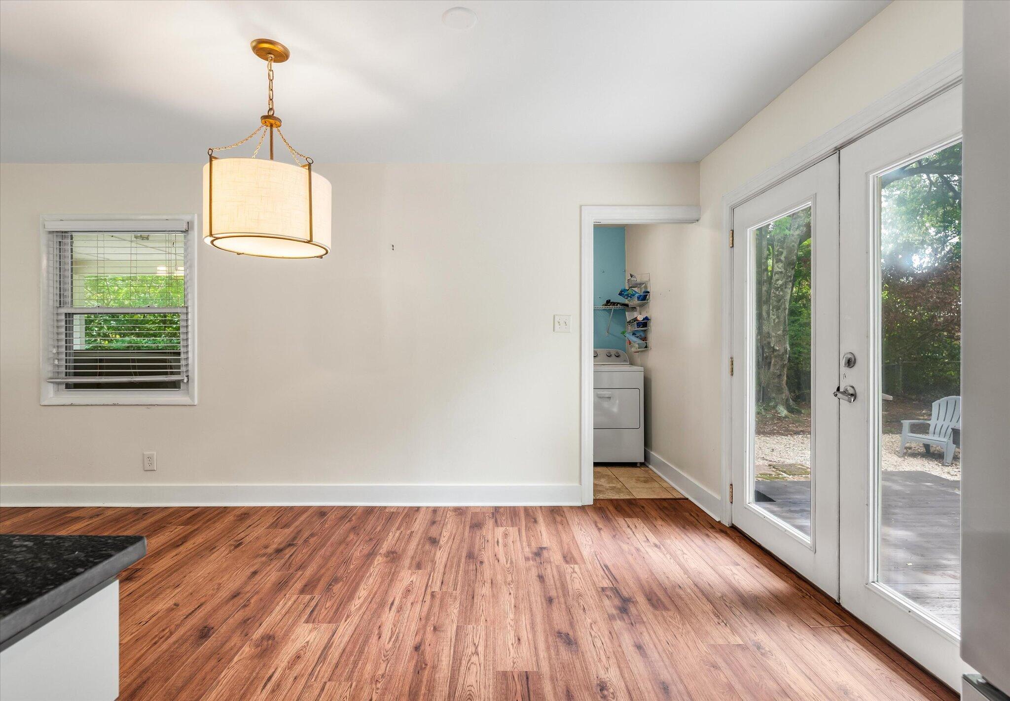 1842 Gippy Lane