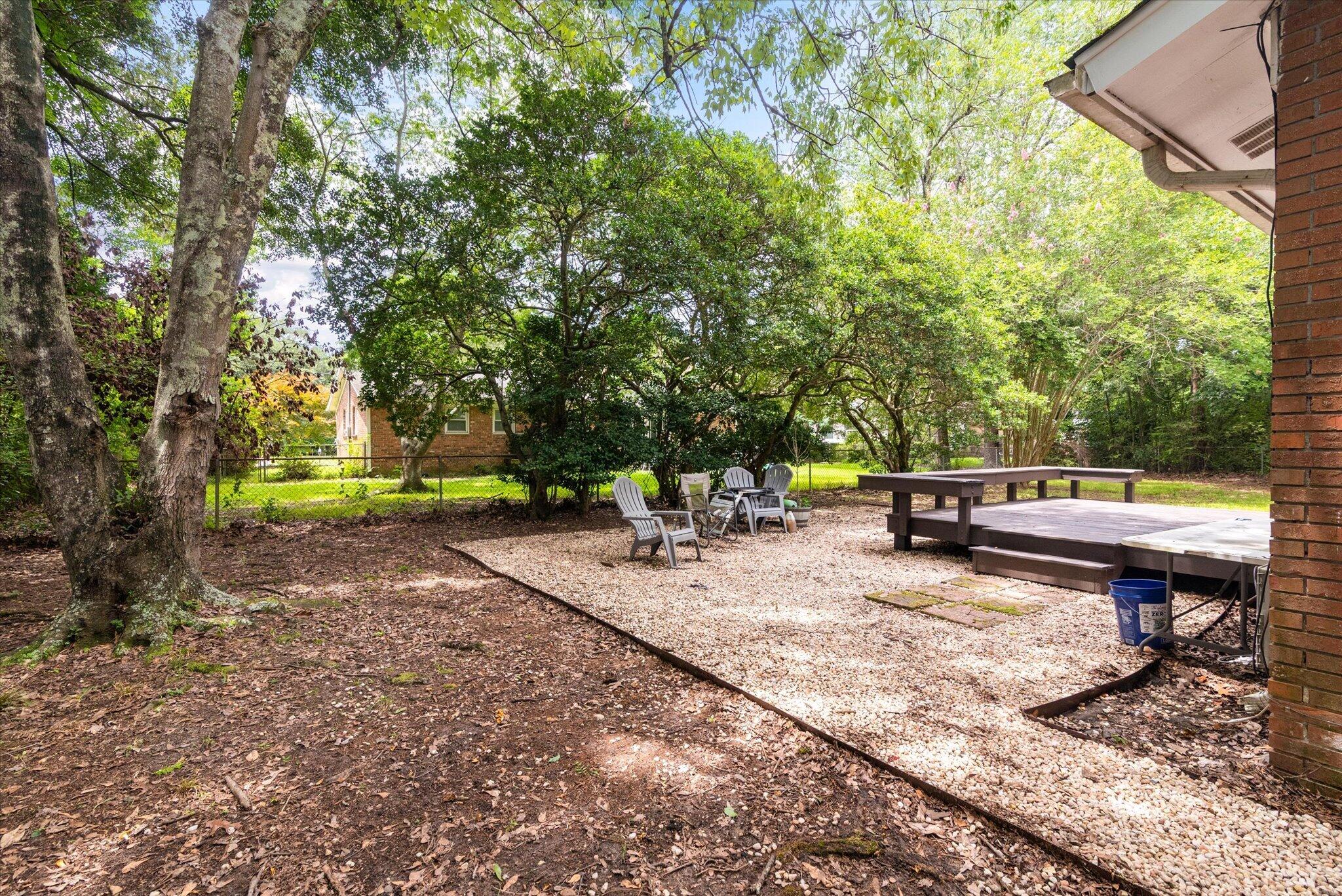1842 Gippy Lane