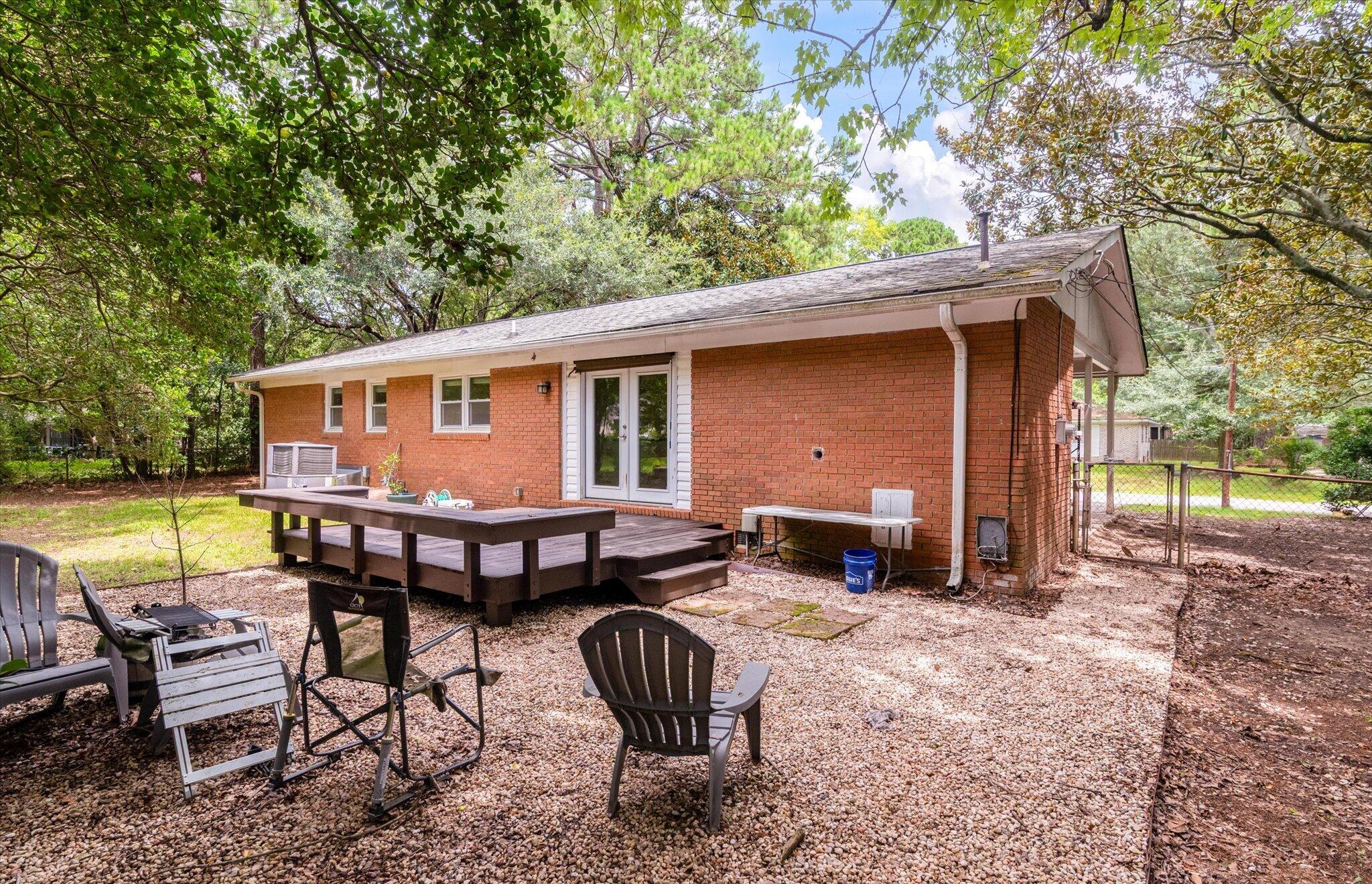 1842 Gippy Lane