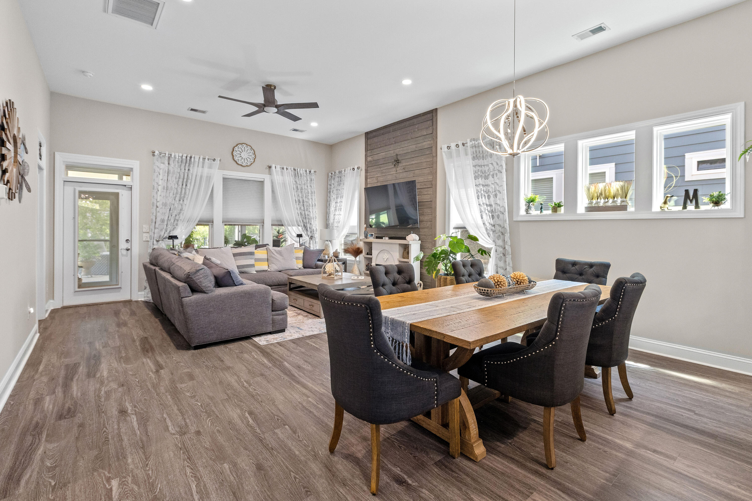 3017 Aura Lane