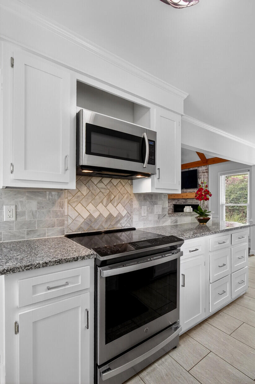 27 Westside Drive