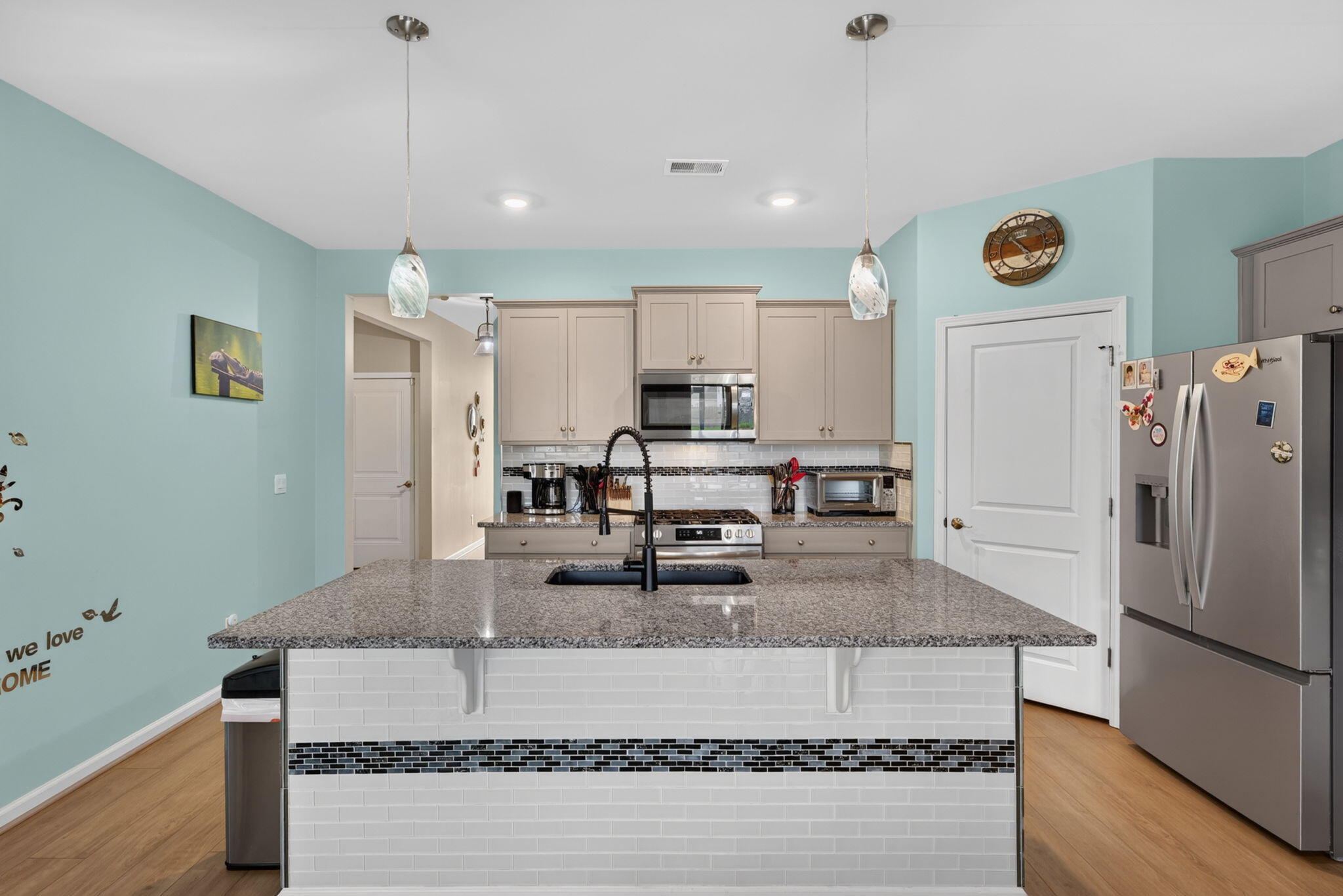 165 Oakwood Boulevard