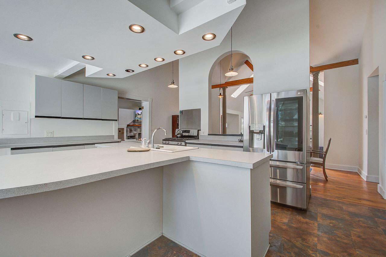 1410 N Edgewater Drive