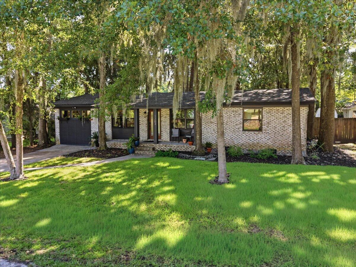 1203 Valley Drive