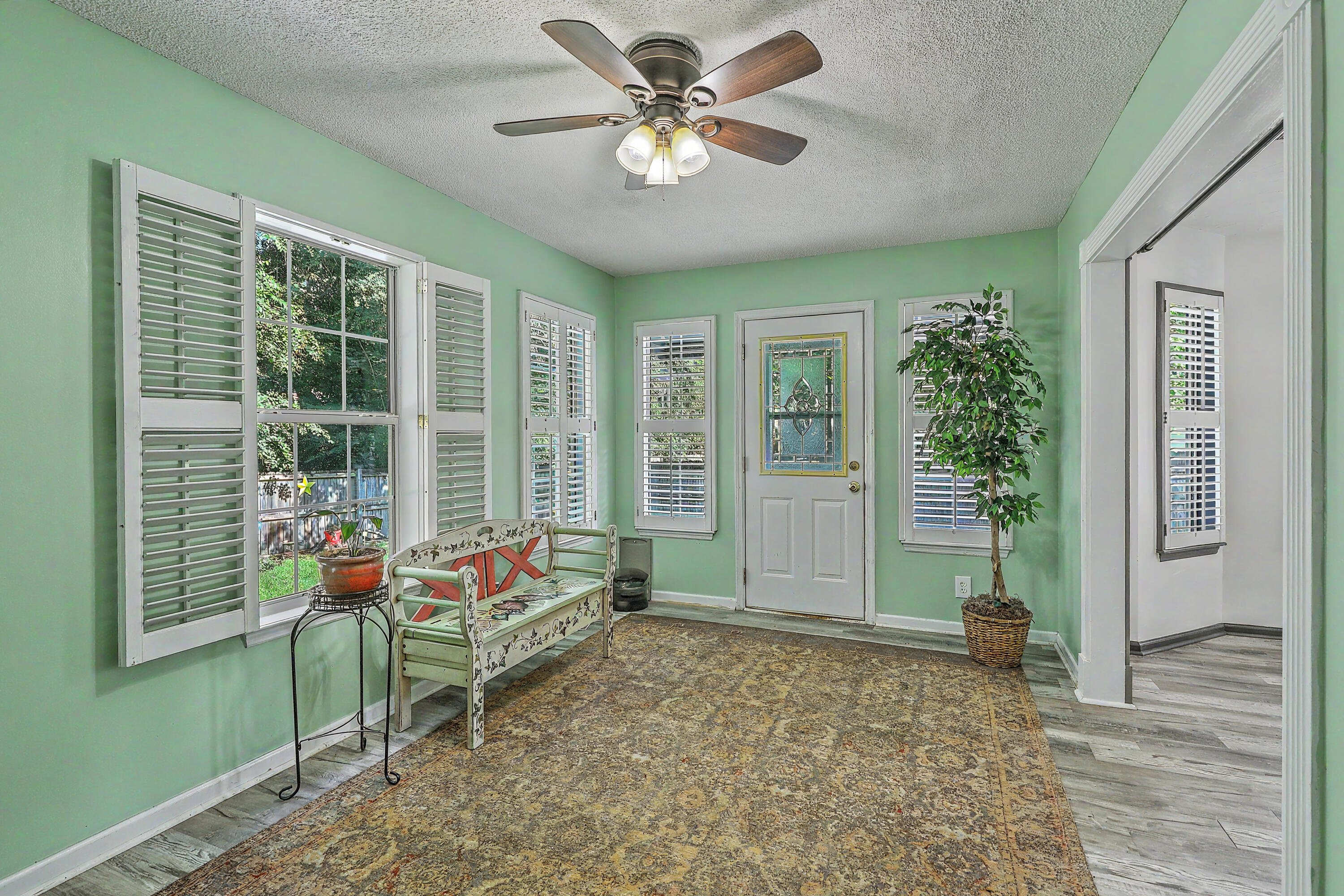 306 Black Oak Boulevard