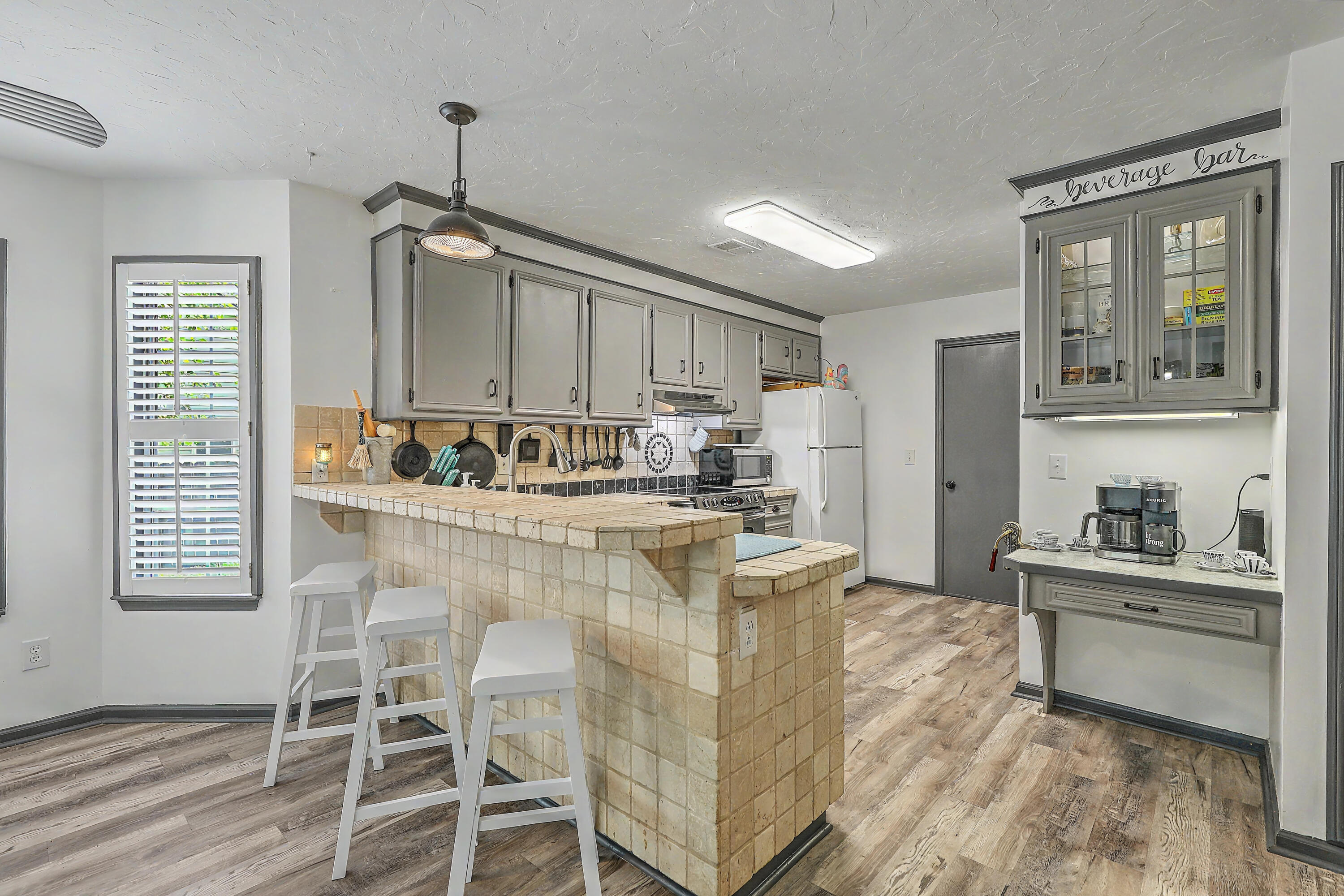 306 Black Oak Boulevard