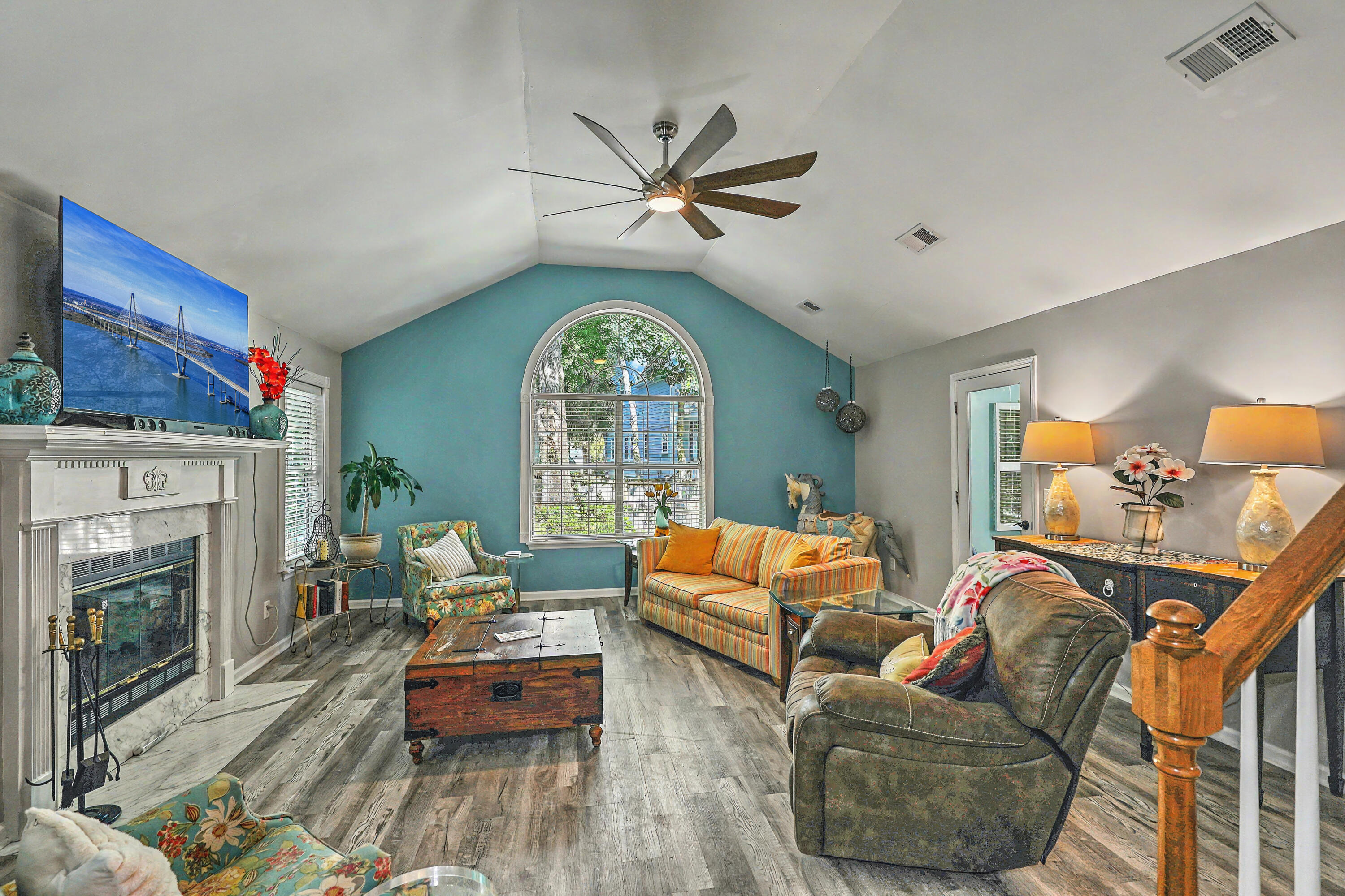 306 Black Oak Boulevard