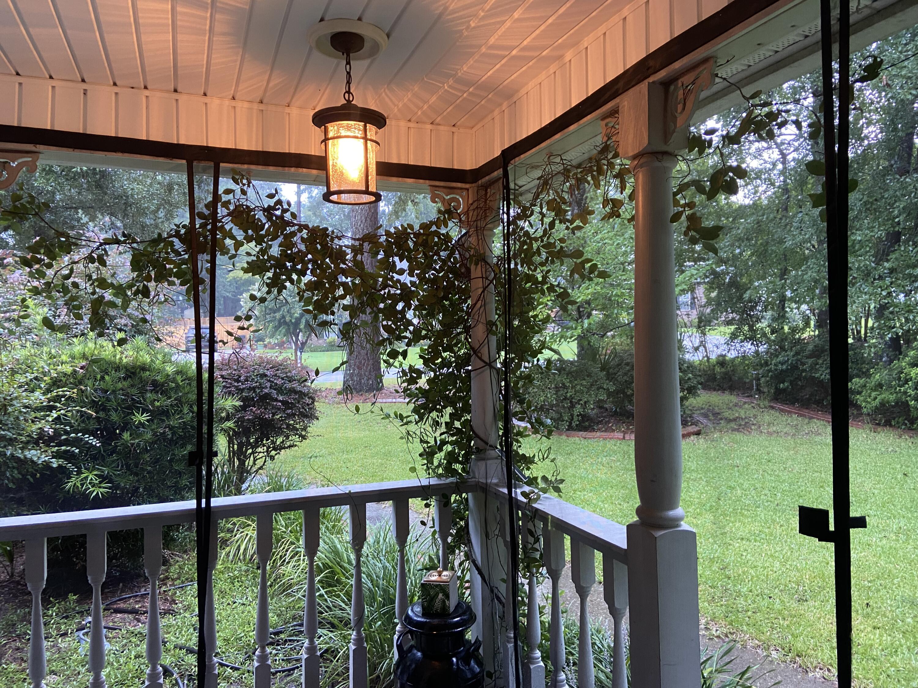 306 Black Oak Boulevard