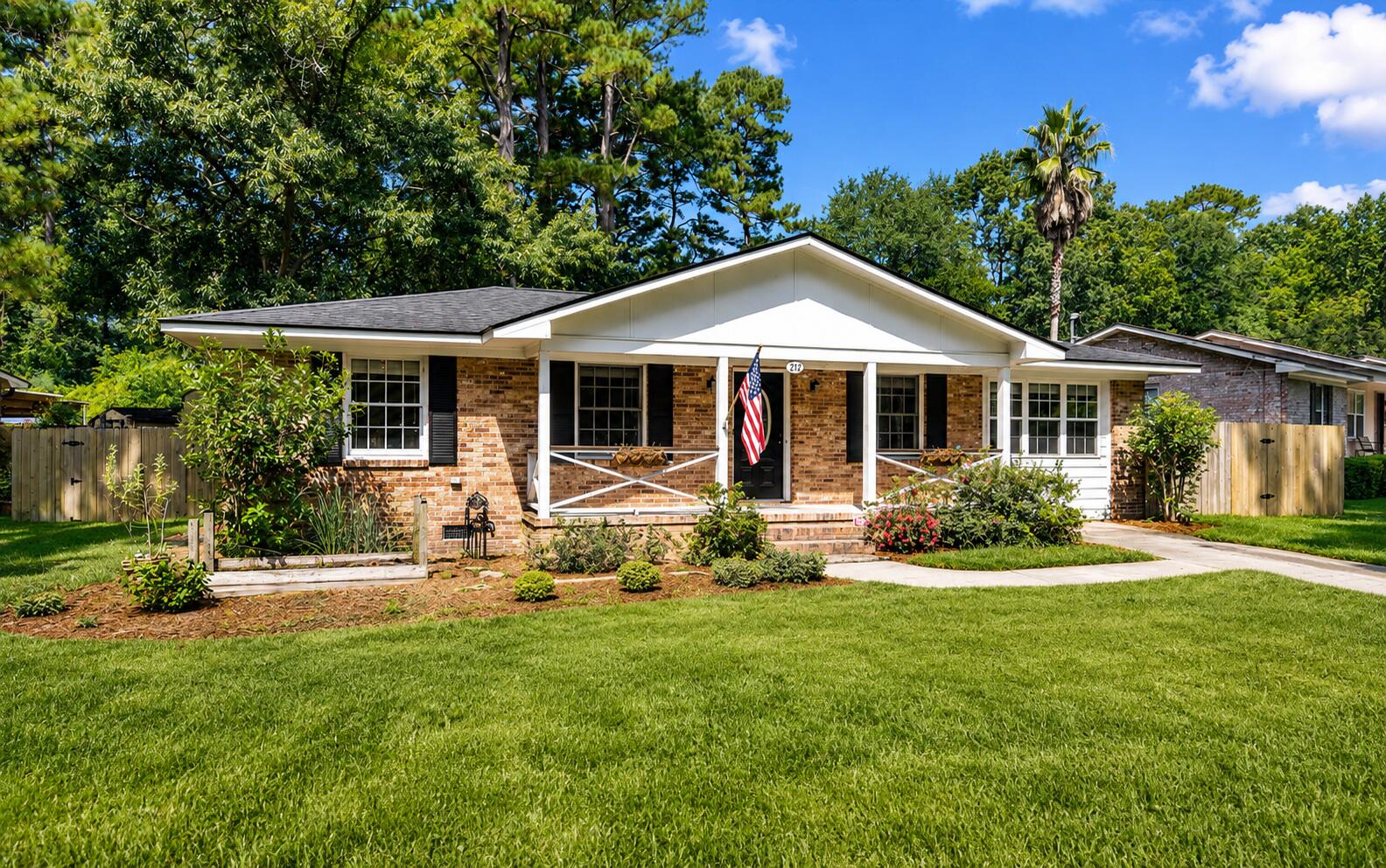 212 Forest Circle