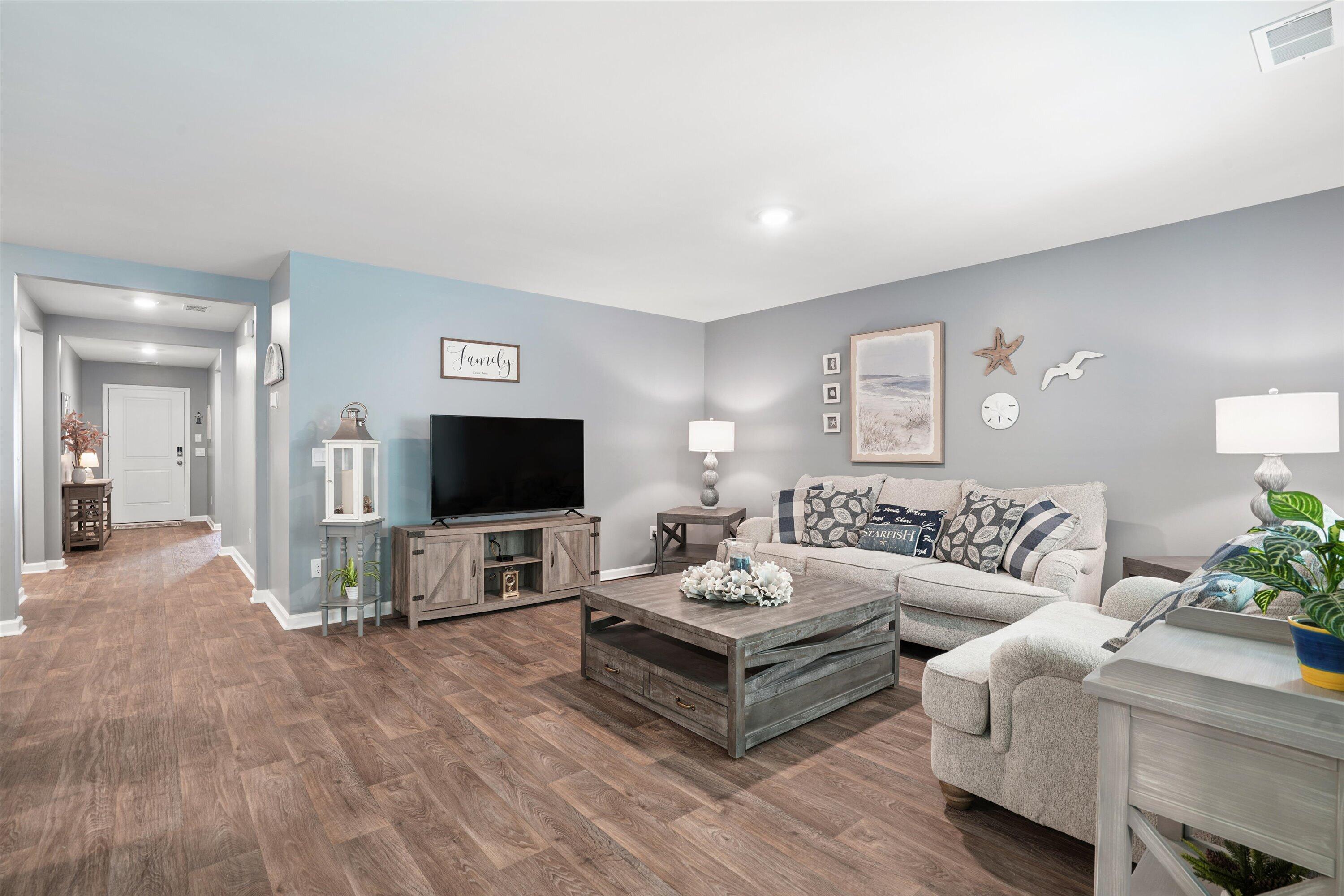 385 Spruce Ivy Street