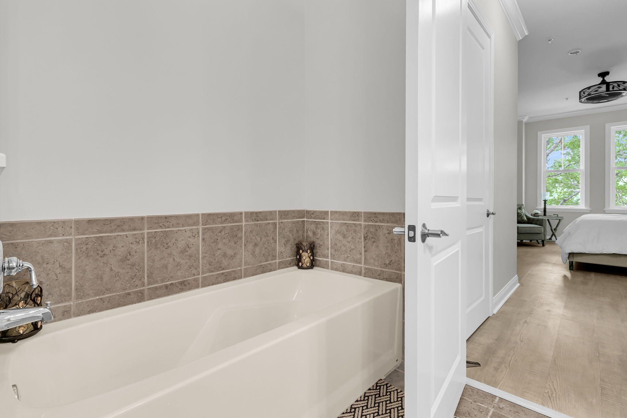 200 River Landing Drive Unit 107h
