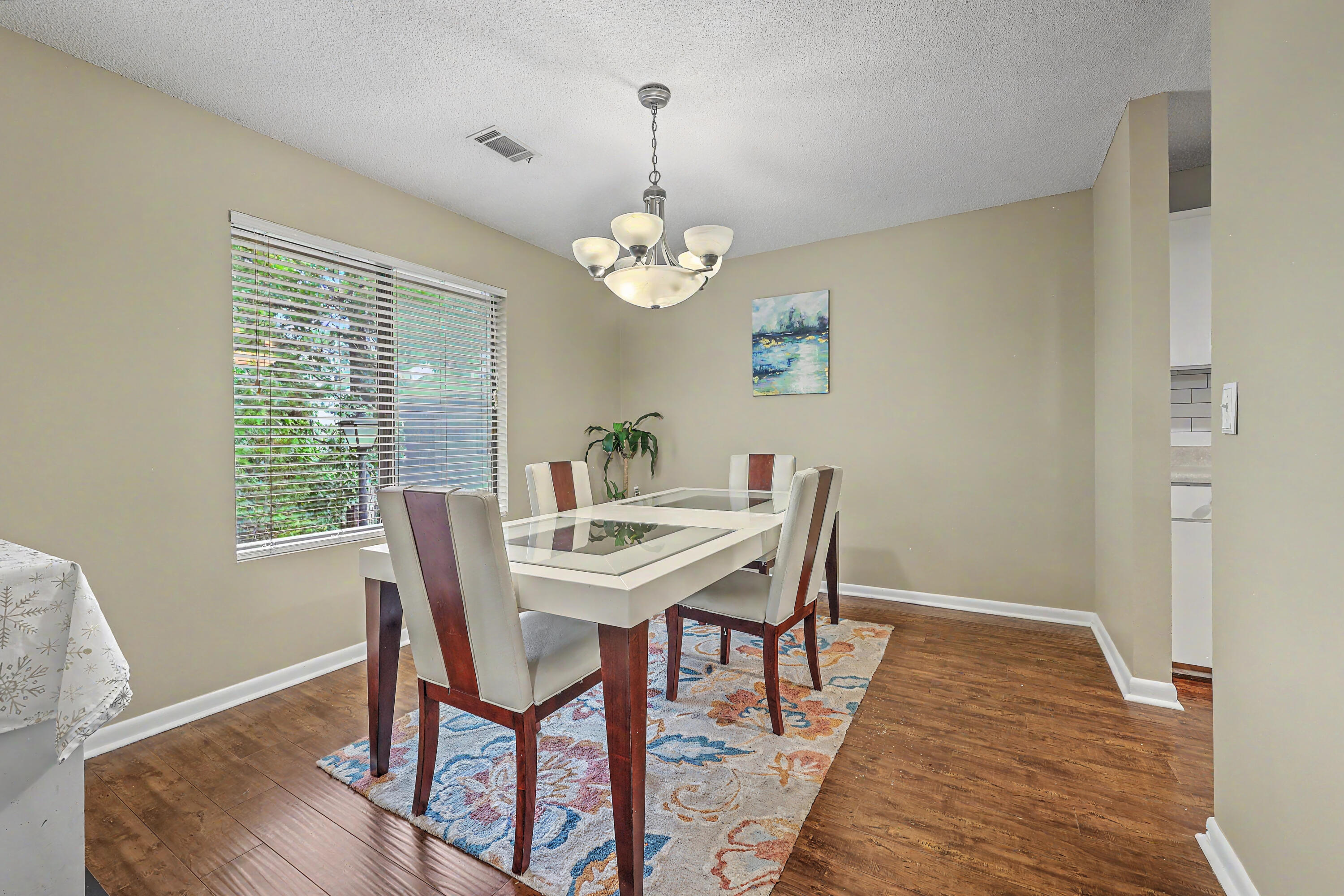 806 Greenmeadow Drive