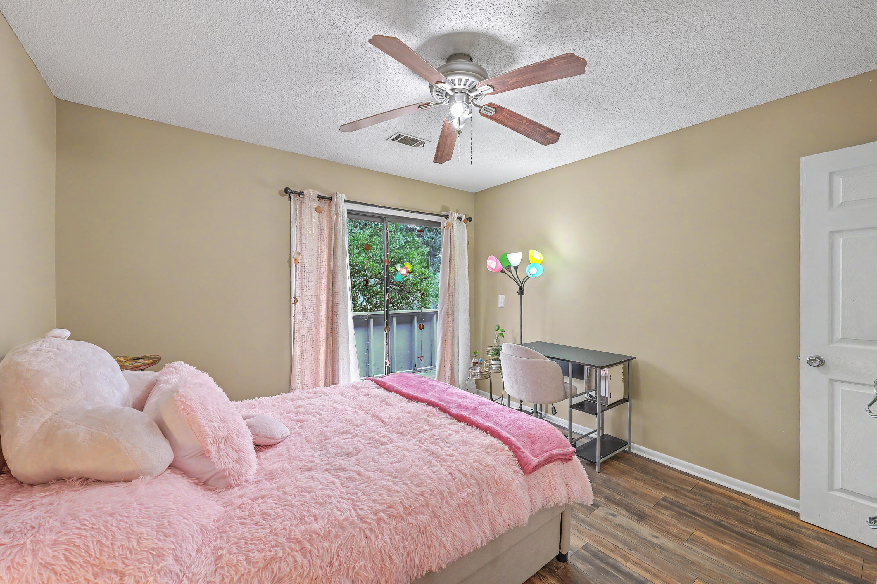 806 Greenmeadow Drive