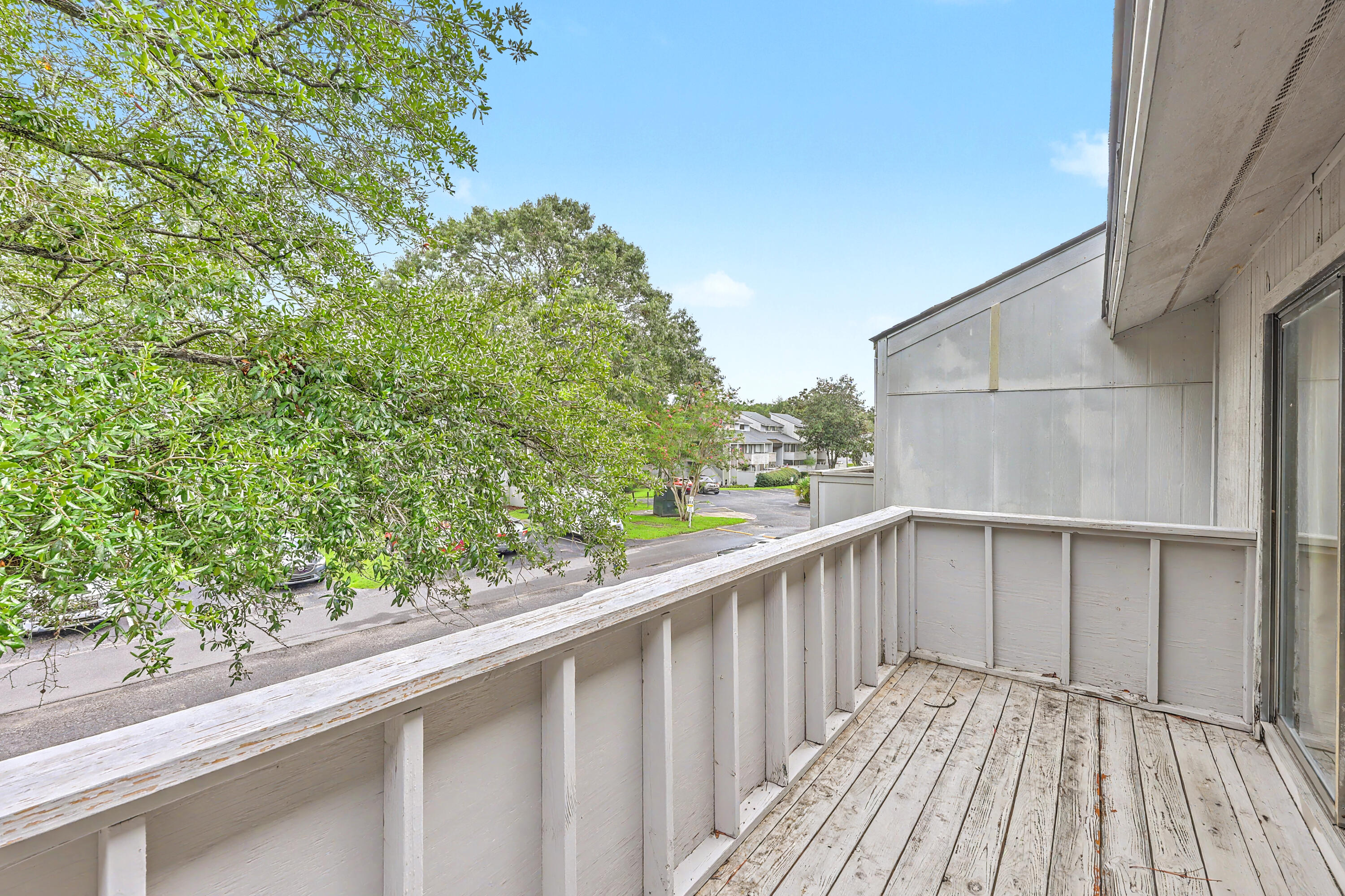 806 Greenmeadow Drive
