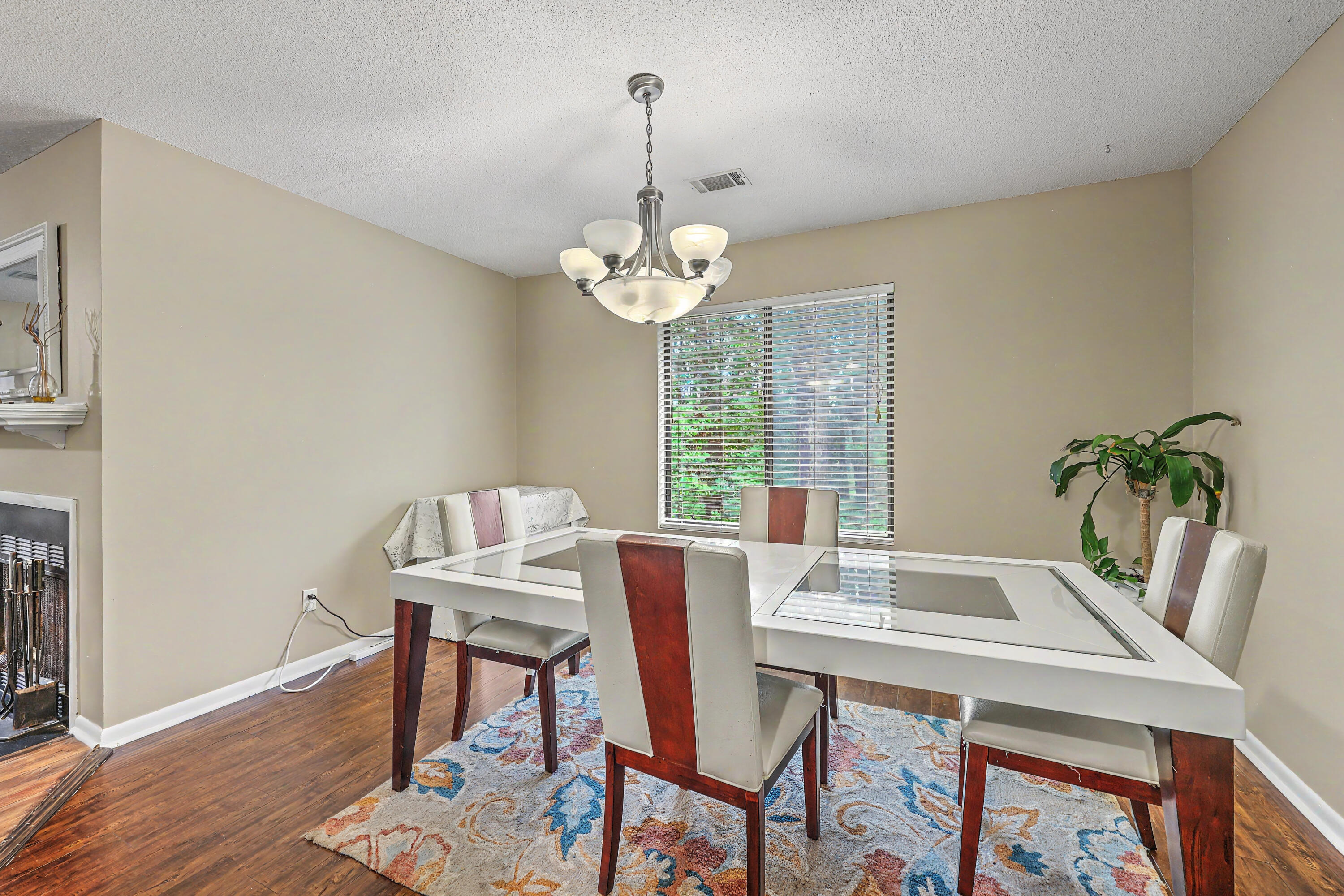 806 Greenmeadow Drive