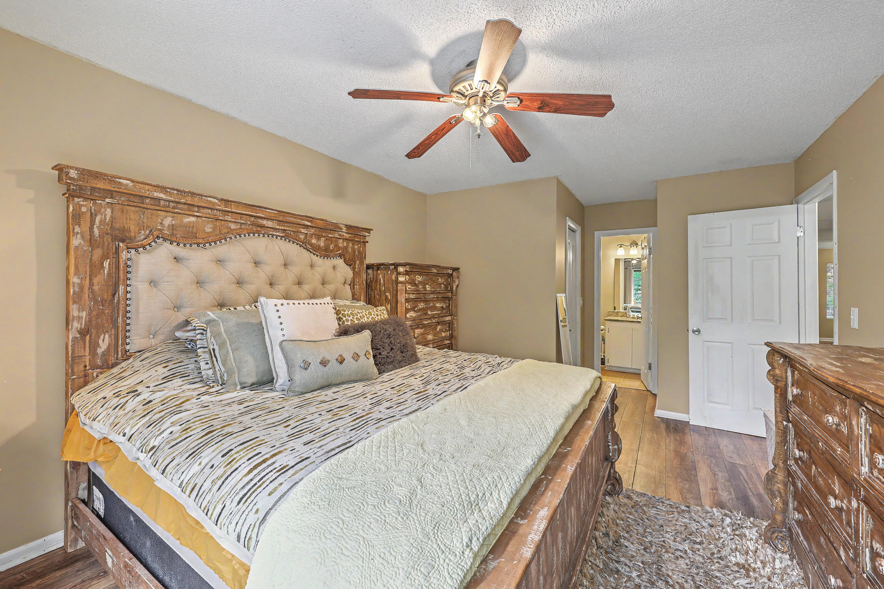 806 Greenmeadow Drive