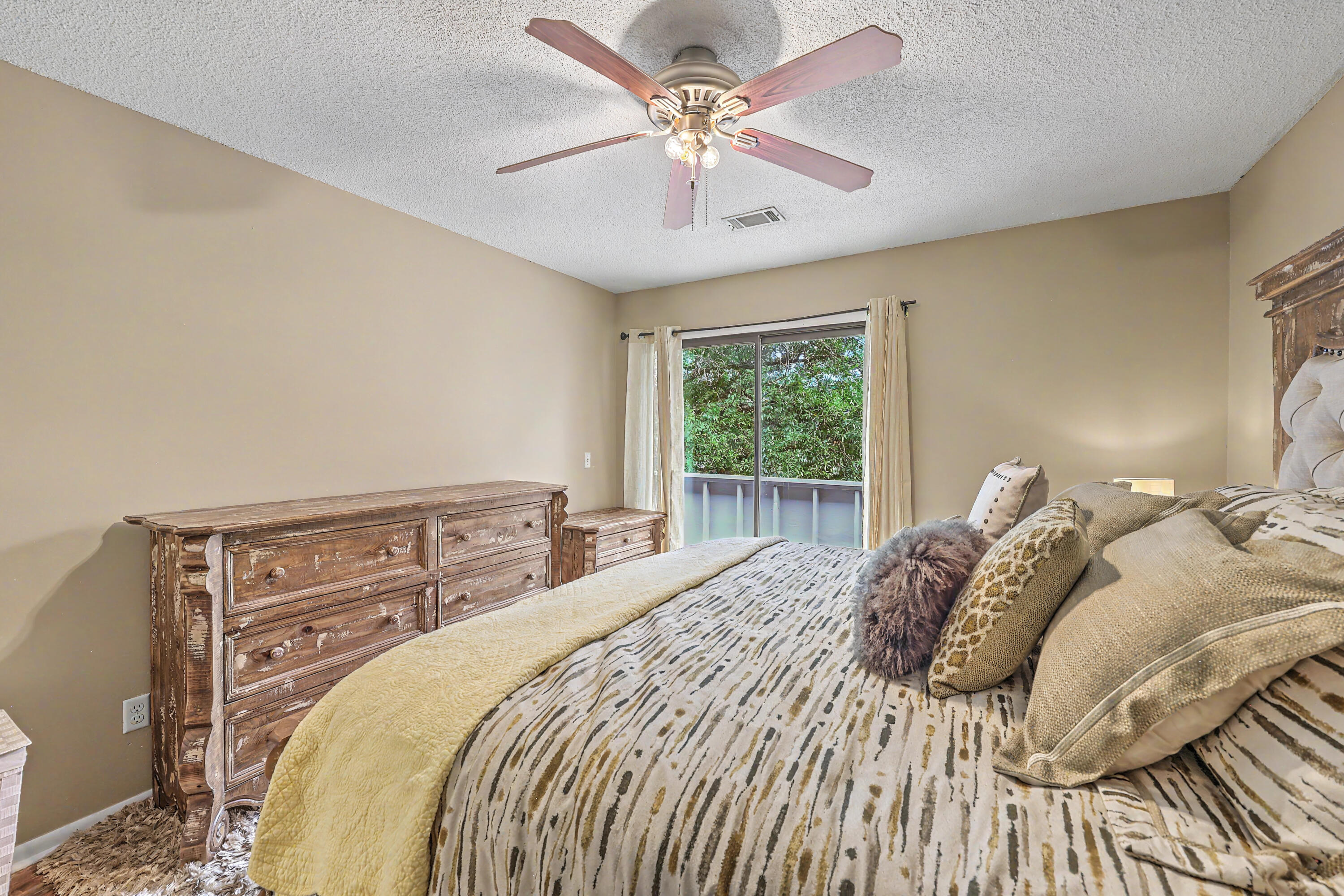 806 Greenmeadow Drive