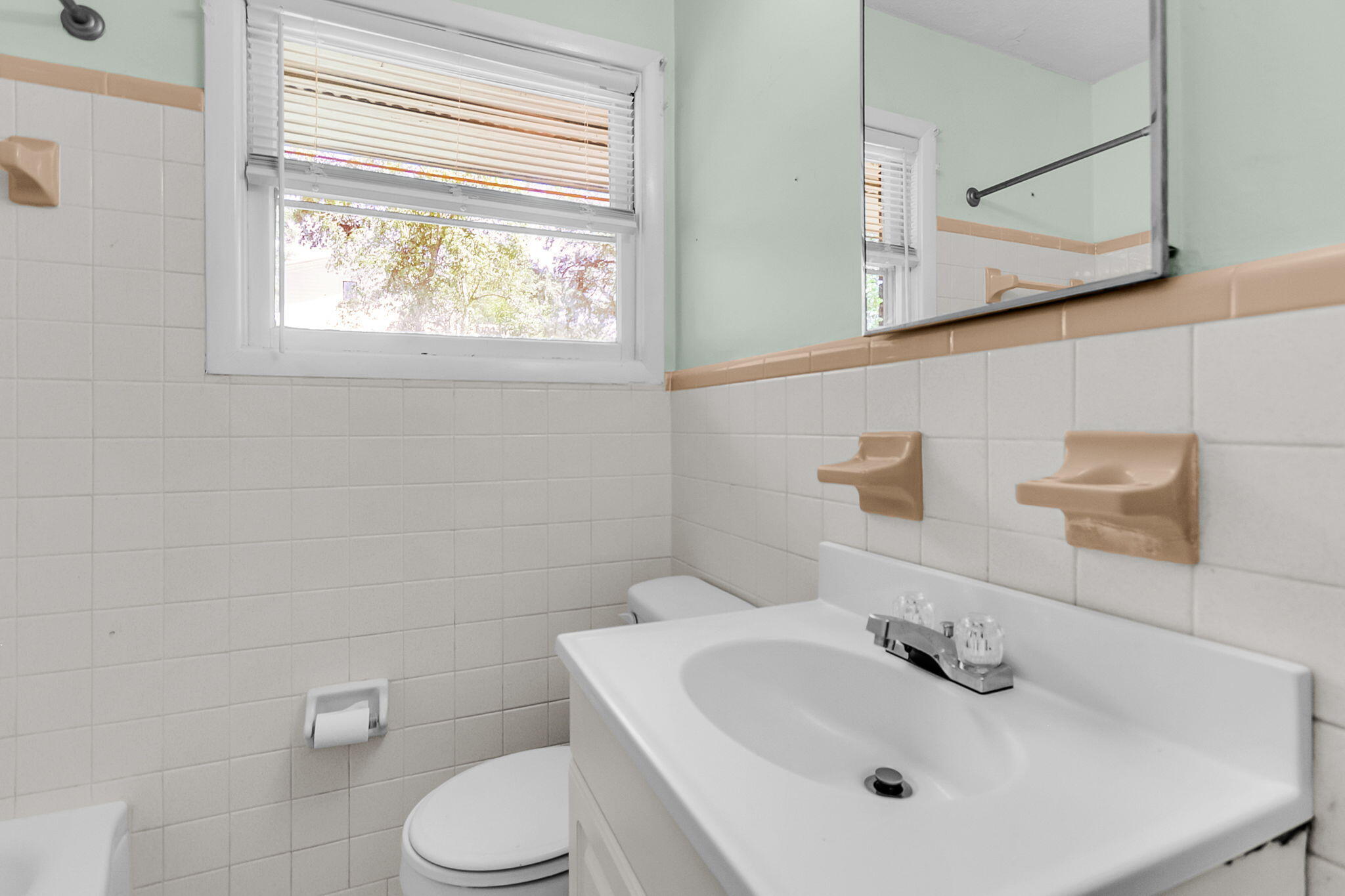 1496 Seminole Street