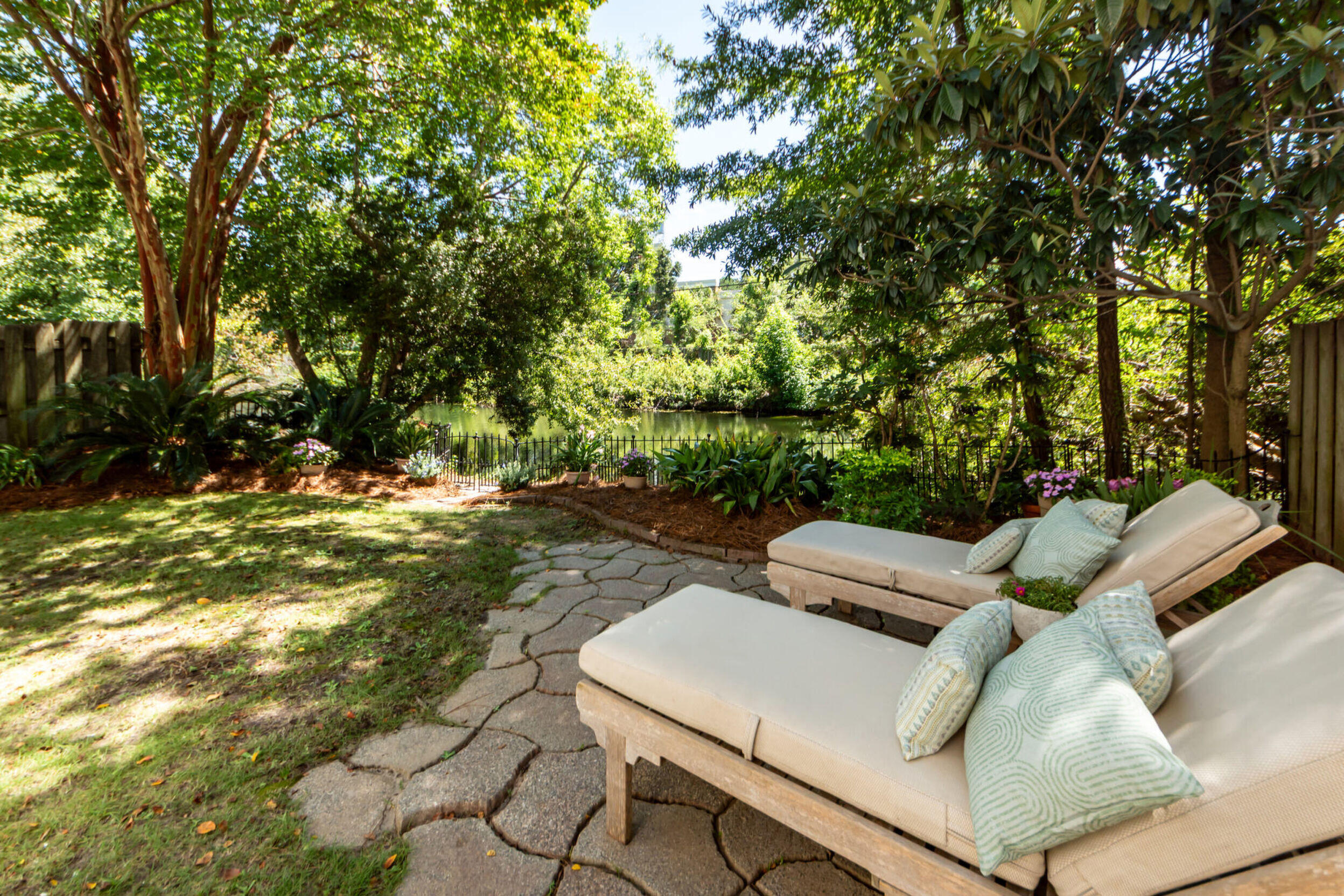 1069 Mathis Ferry Road