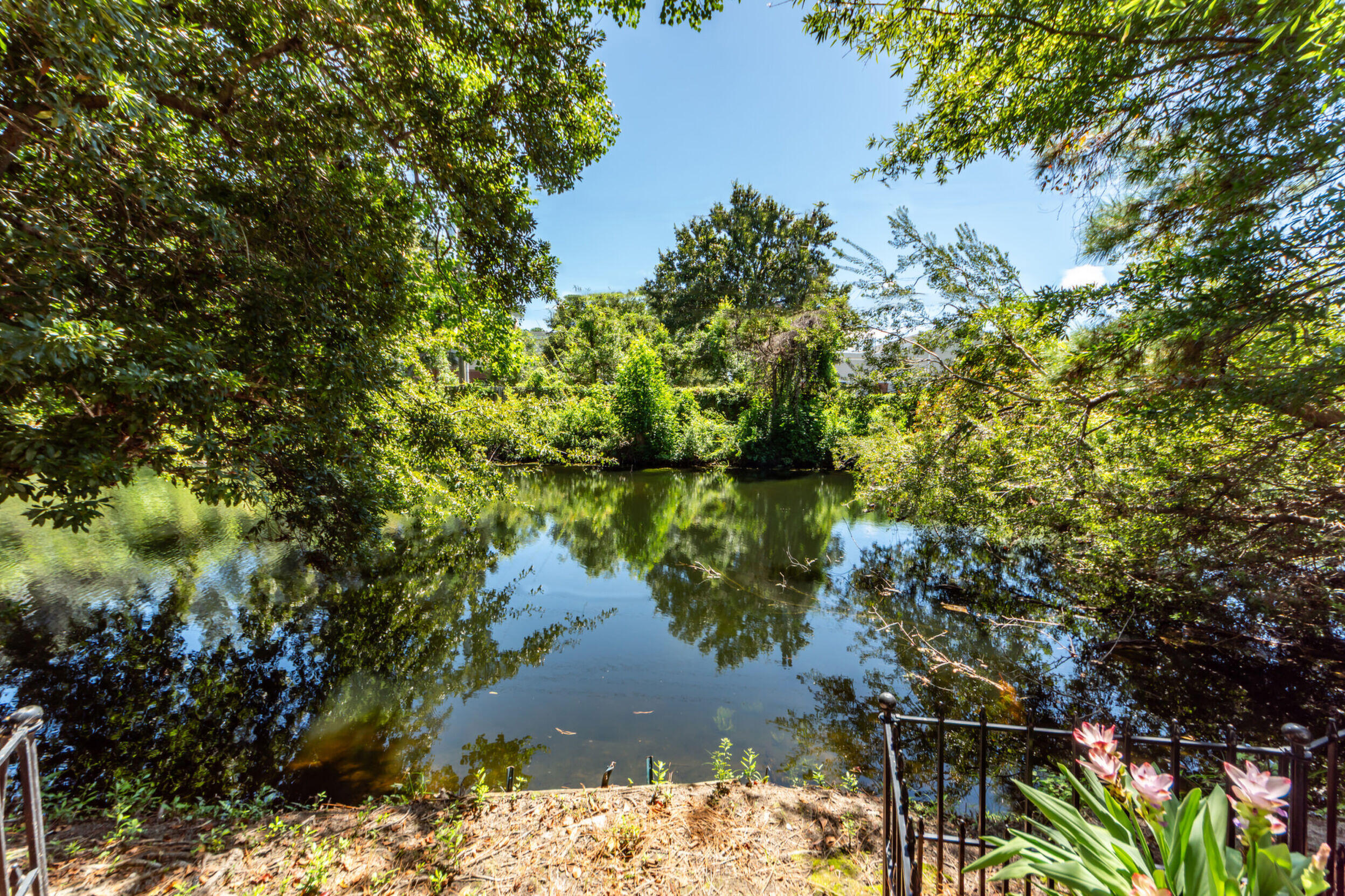 1069 Mathis Ferry Road