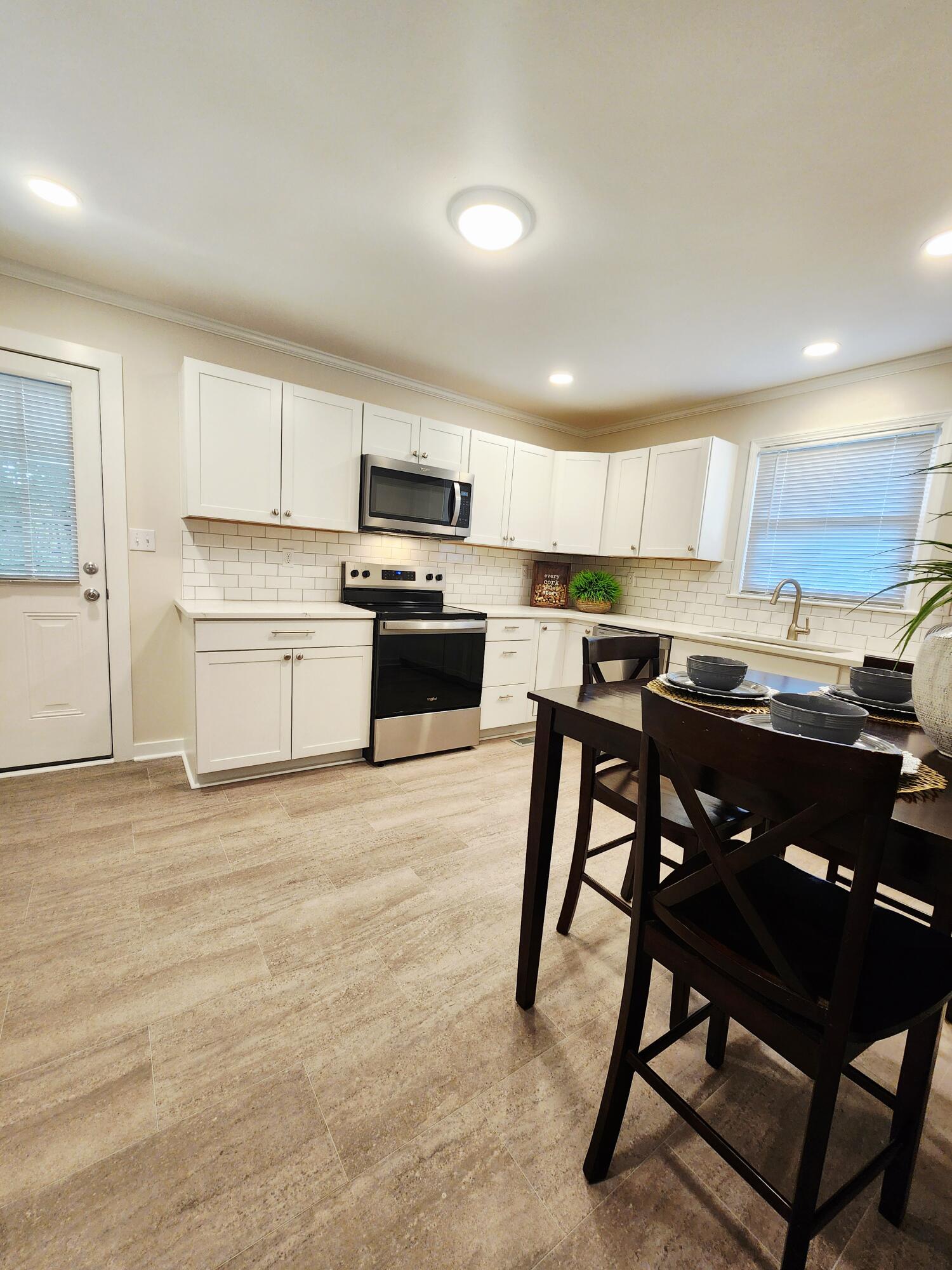 221 Farm Road