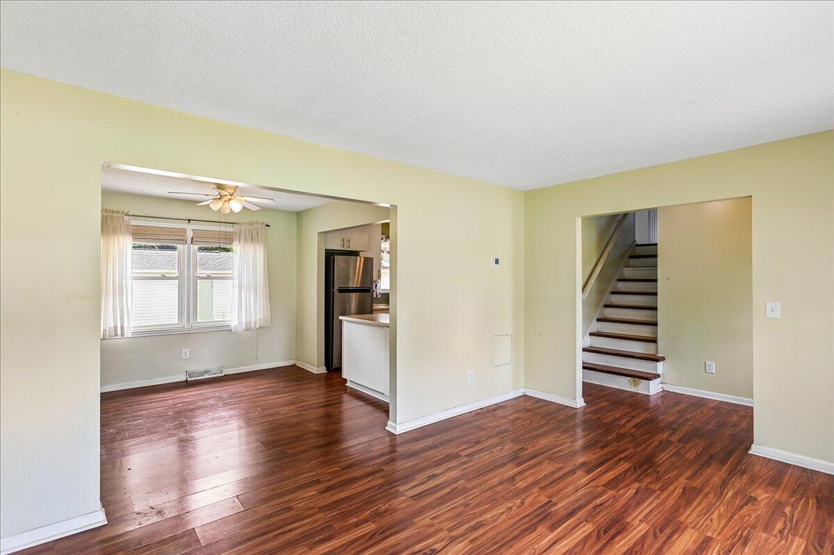 1263 Honeysuckle Lane