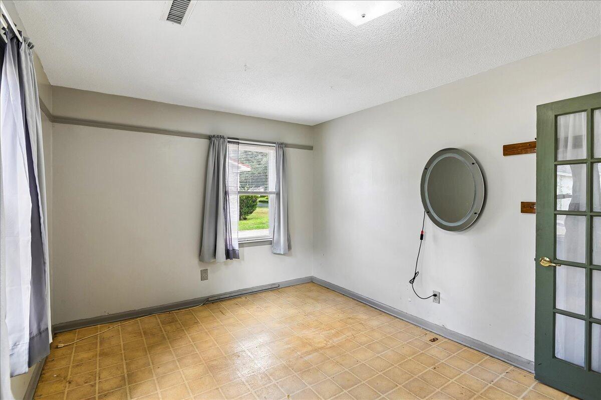 1263 Honeysuckle Lane