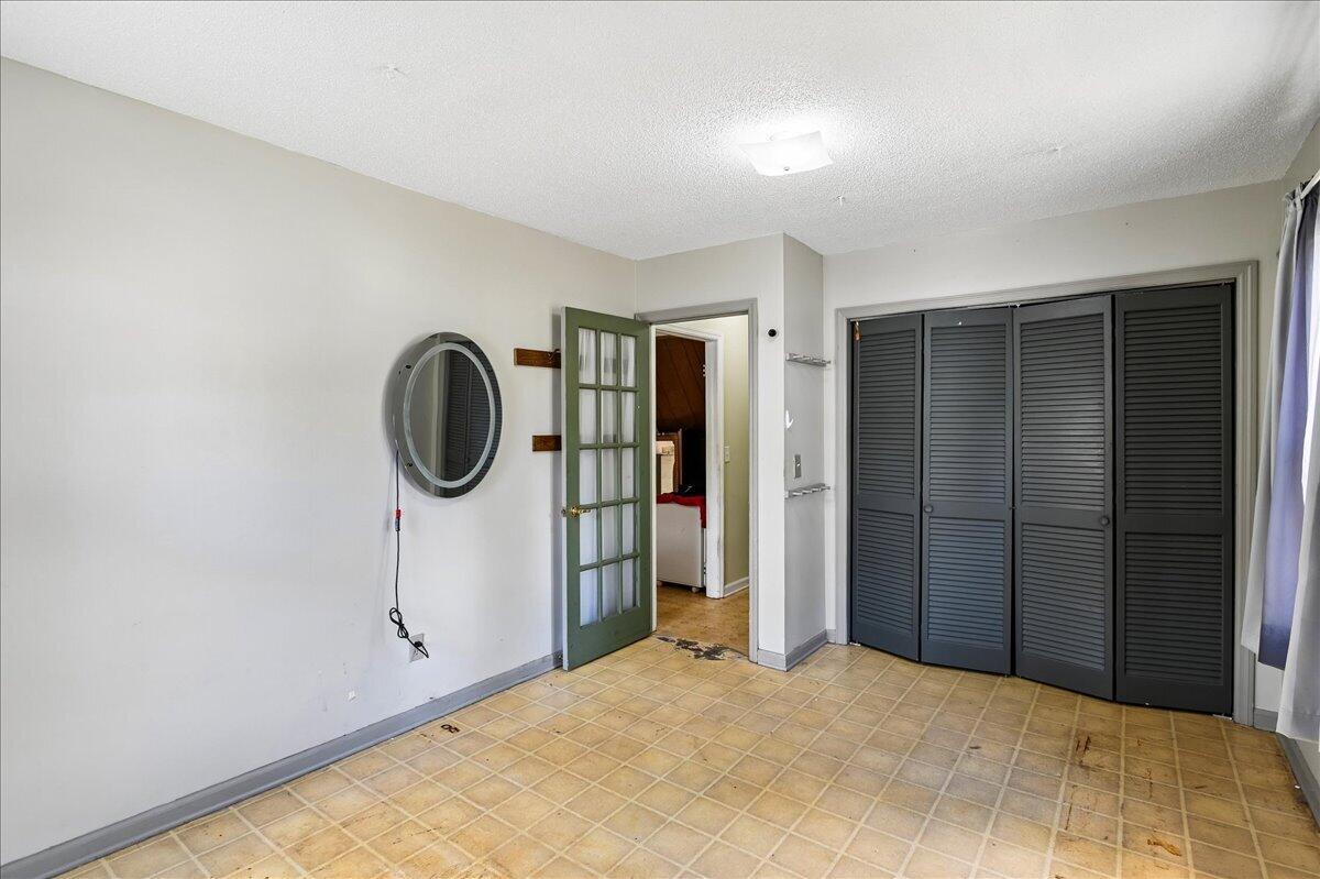 1263 Honeysuckle Lane