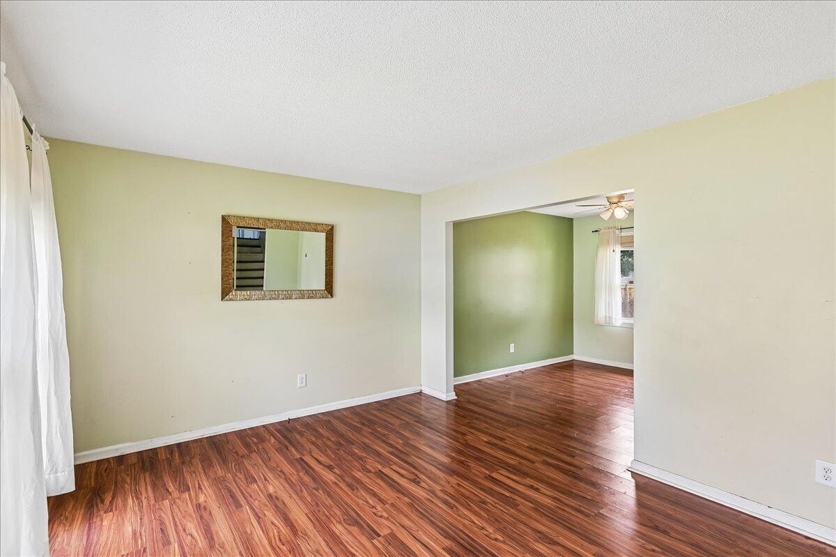 1263 Honeysuckle Lane