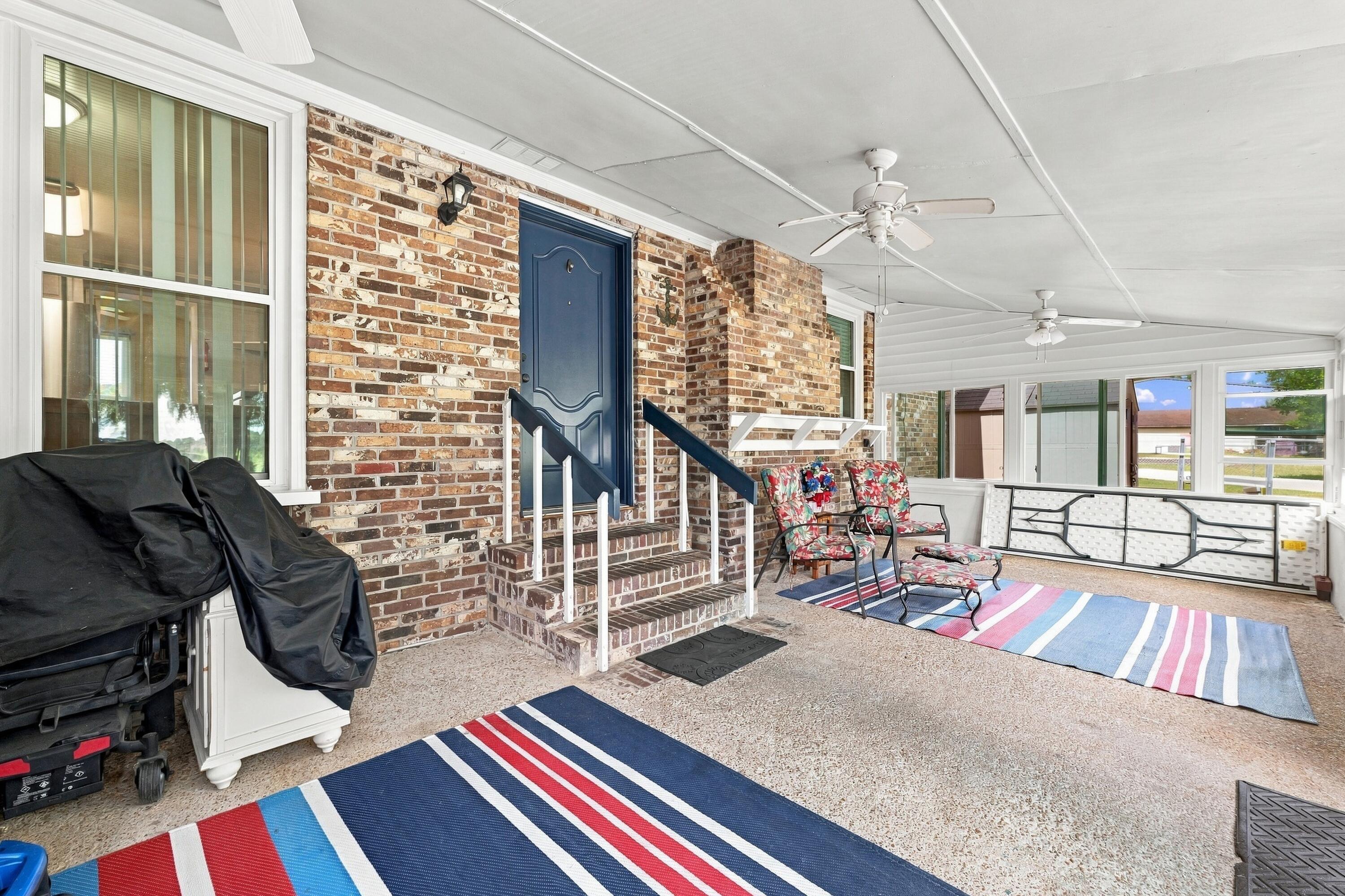 1922 S Live Oak Drive