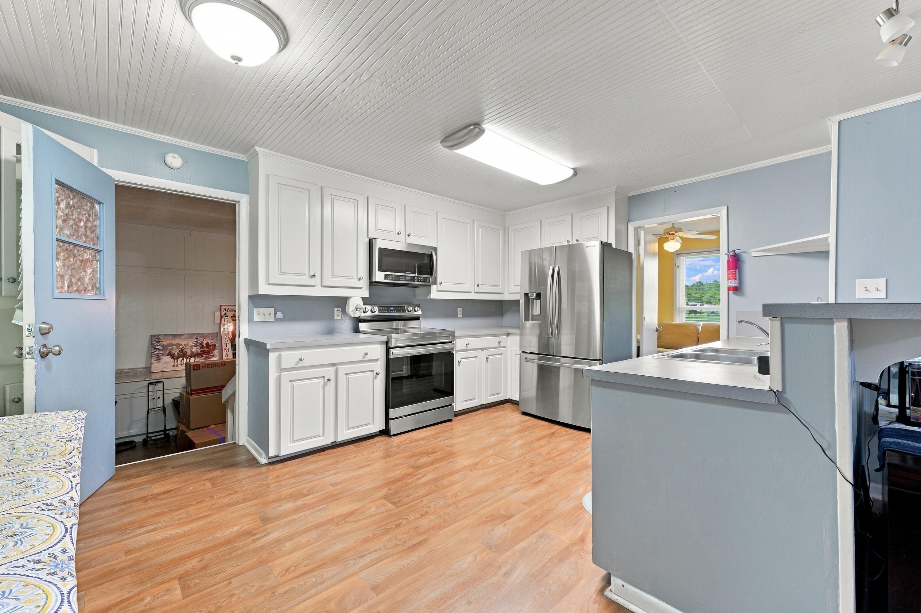 1922 S Live Oak Drive