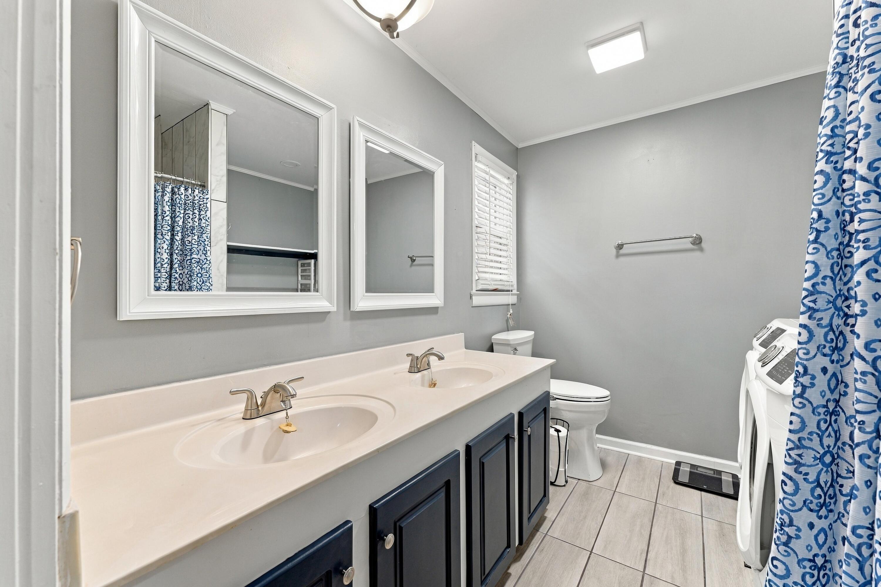 1922 S Live Oak Drive