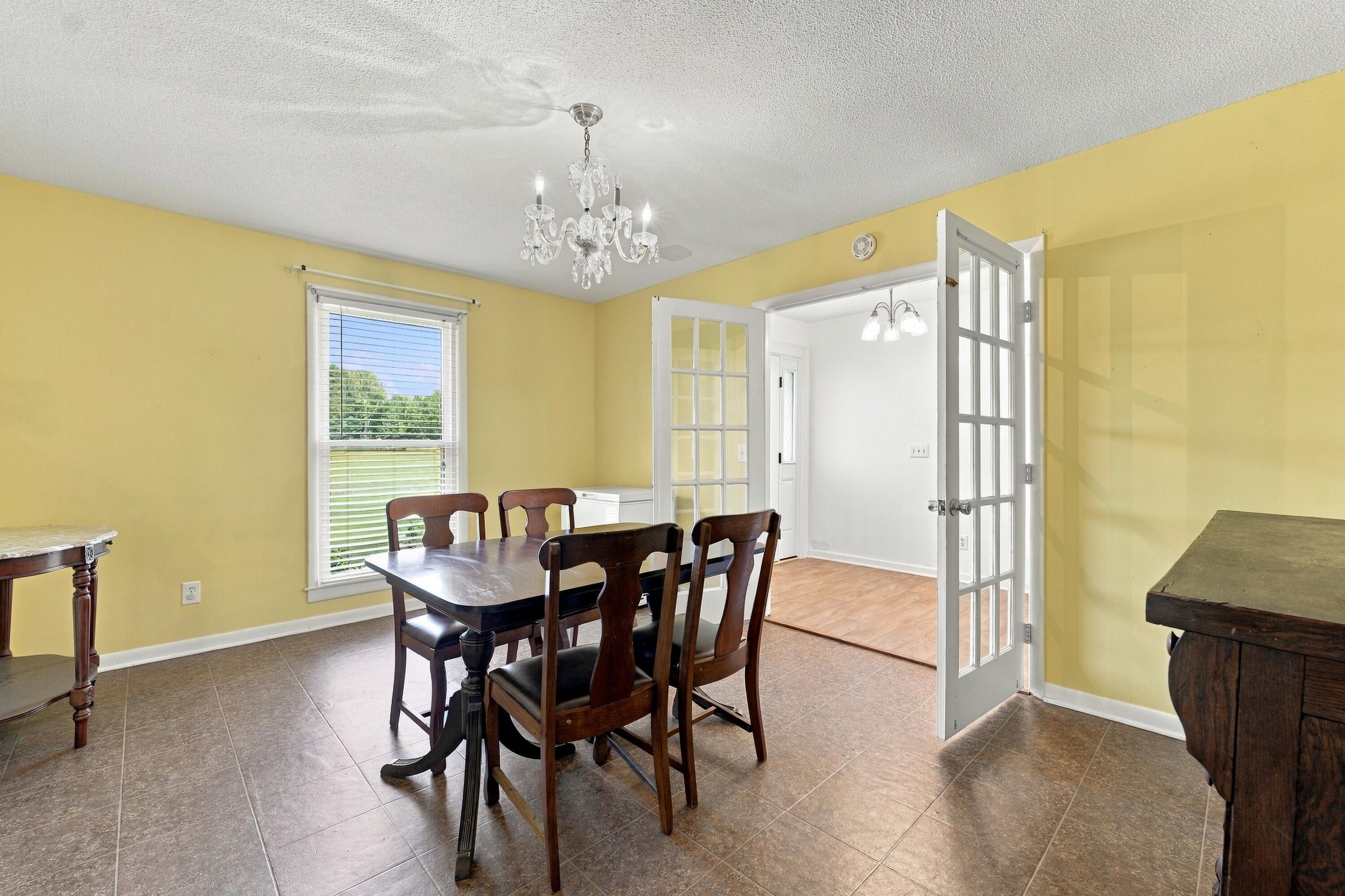 1922 S Live Oak Drive