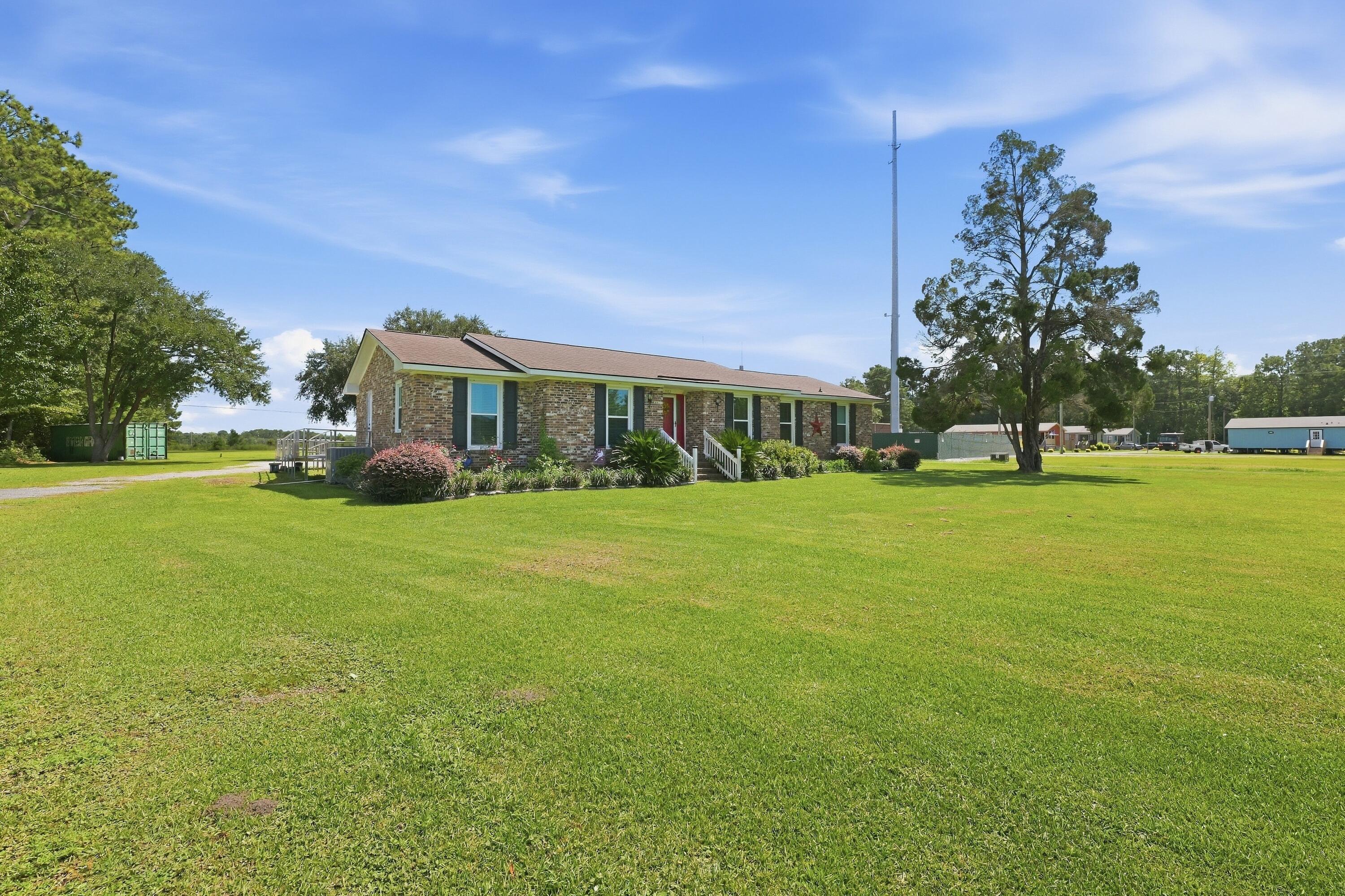 1922 S Live Oak Drive