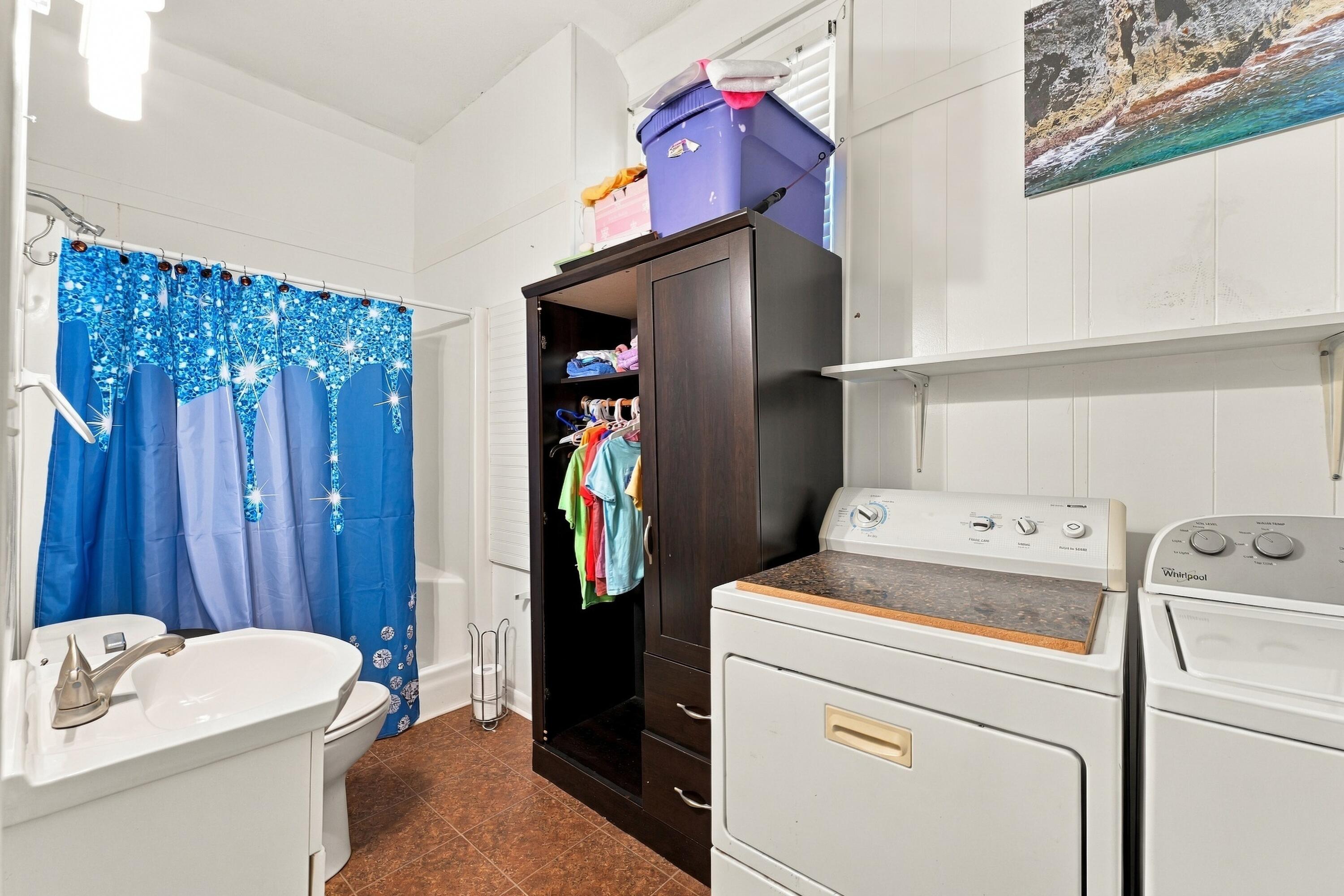 1922 S Live Oak Drive
