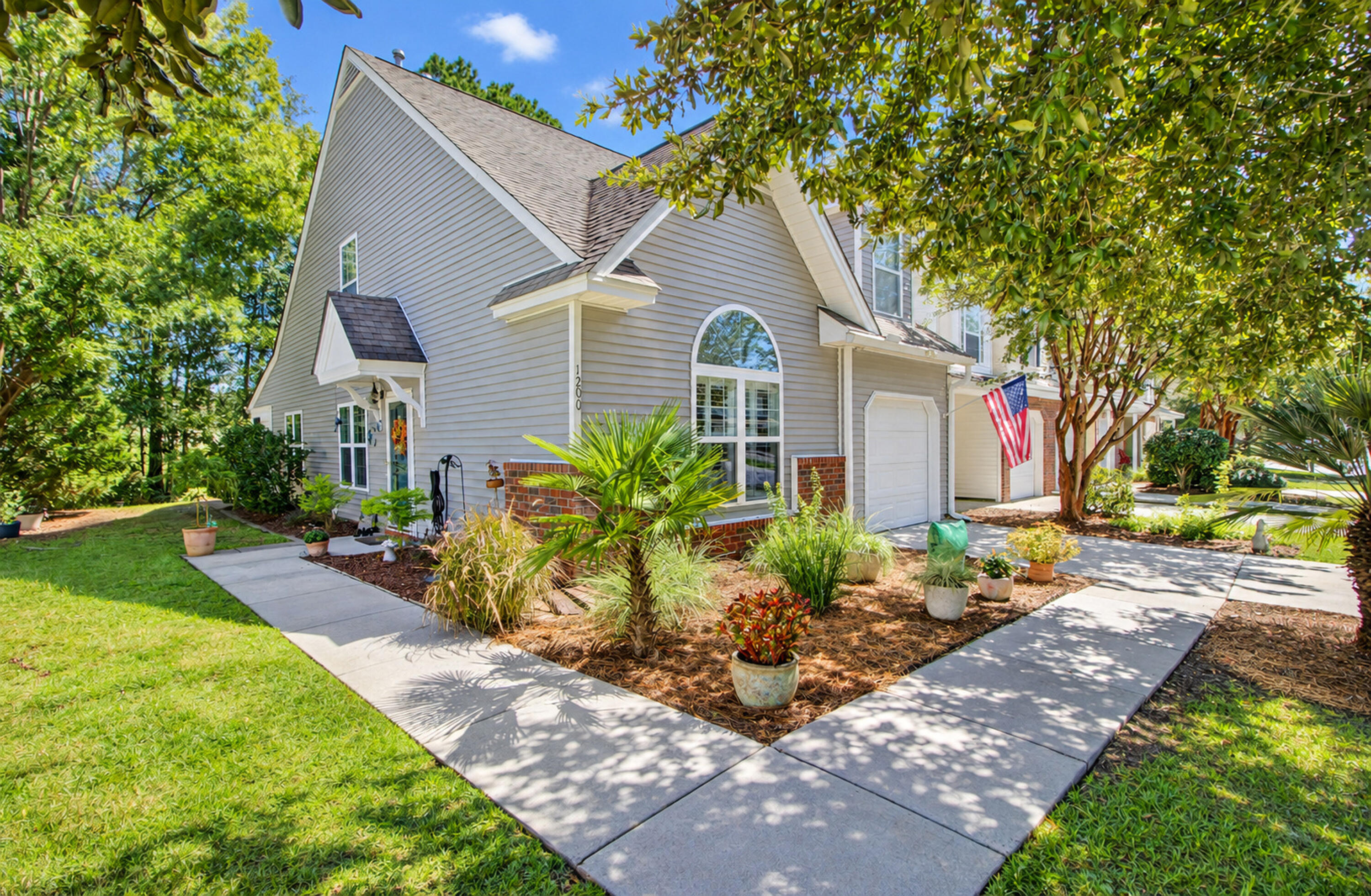 1200 Yellow Hawthorn Circle