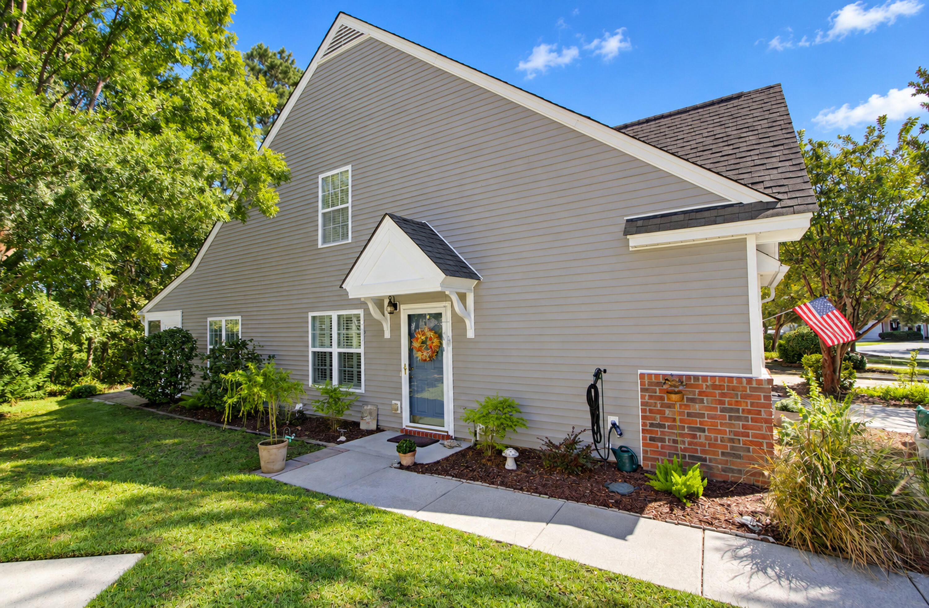 1200 Yellow Hawthorn Circle