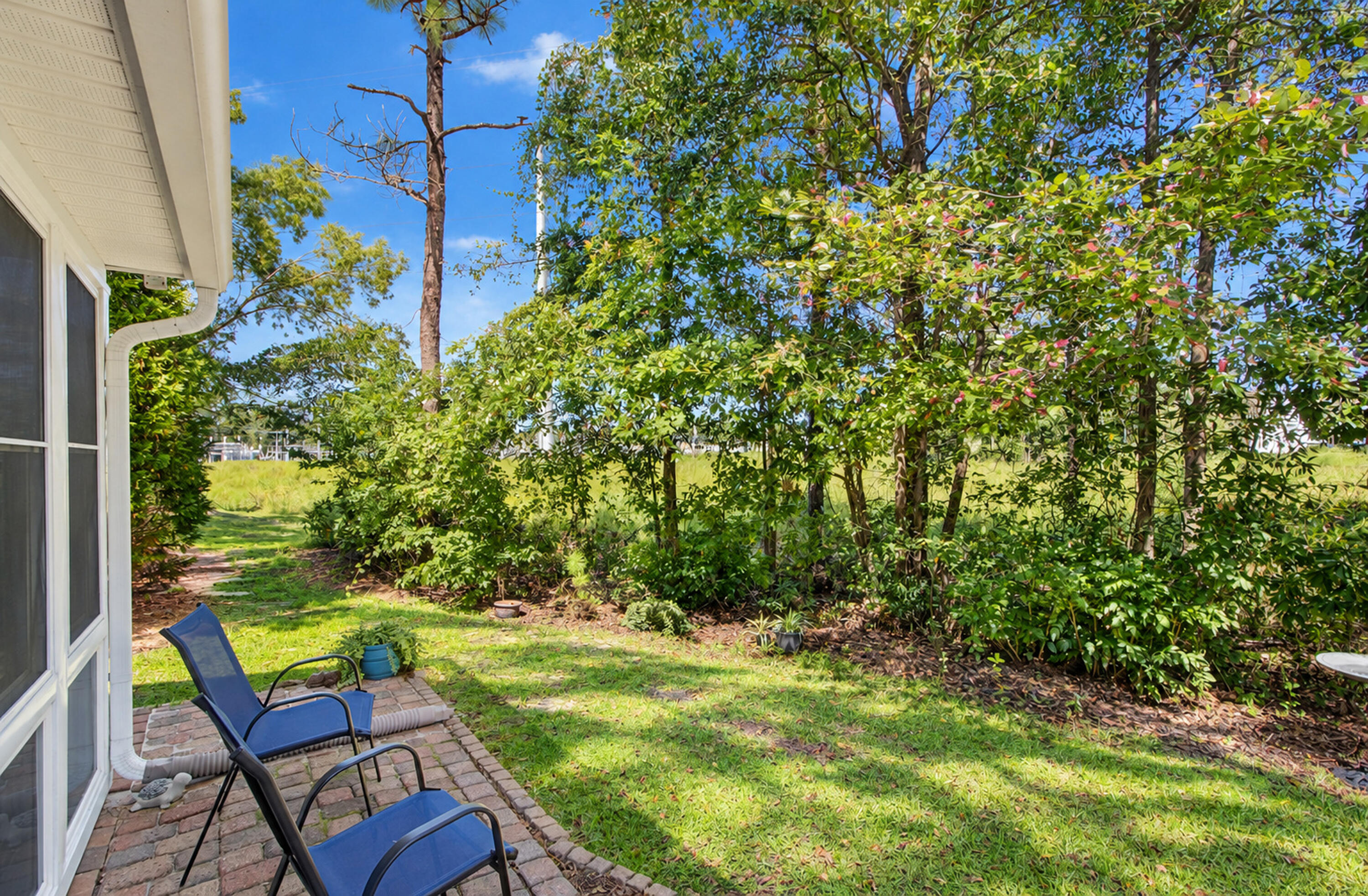 1200 Yellow Hawthorn Circle