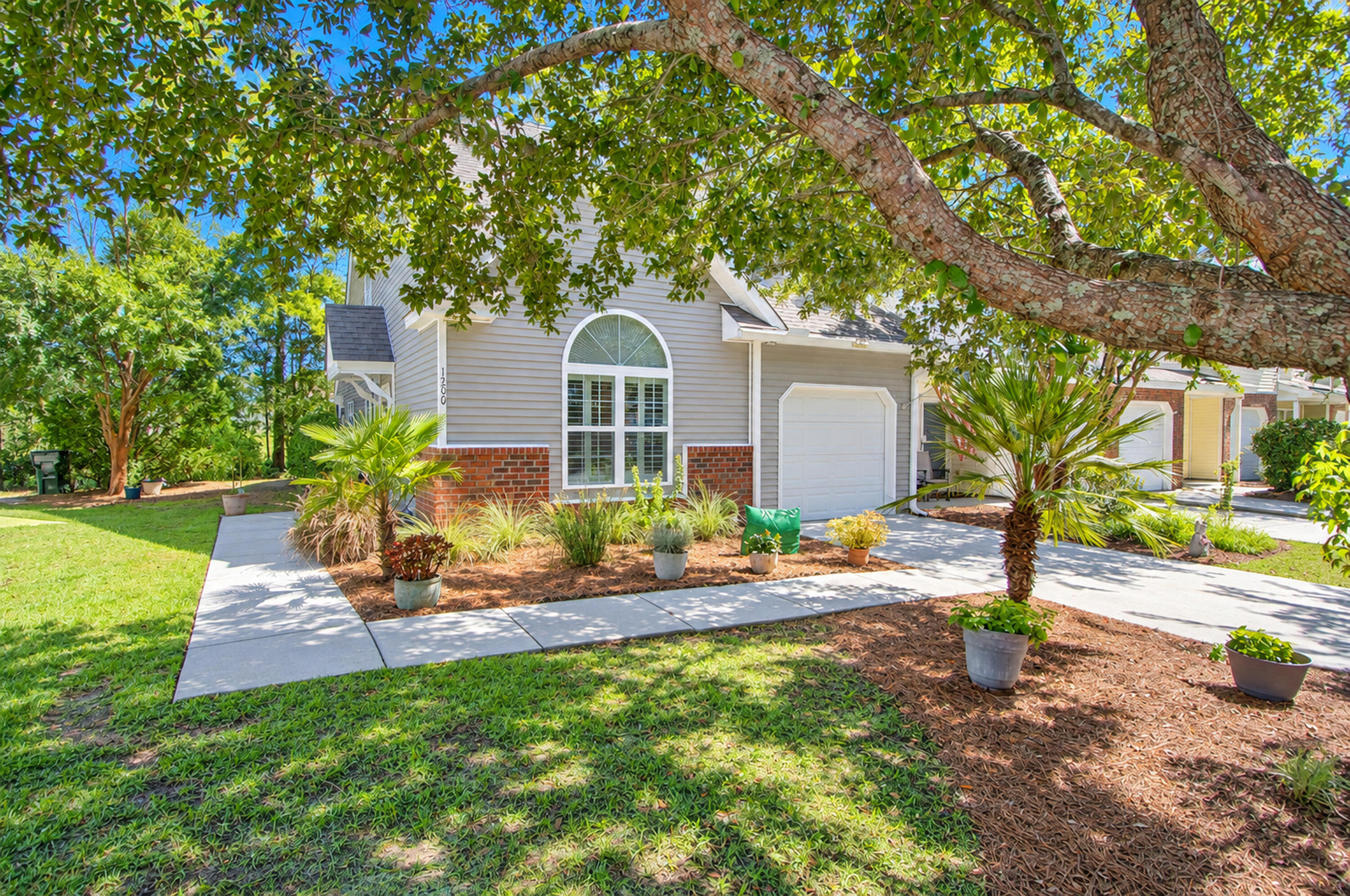 1200 Yellow Hawthorn Circle
