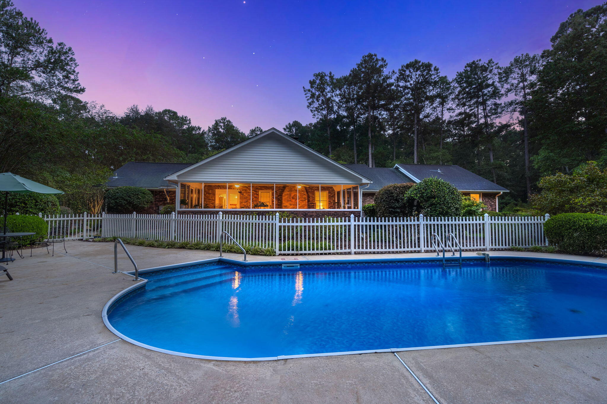 102 Caveson Drive