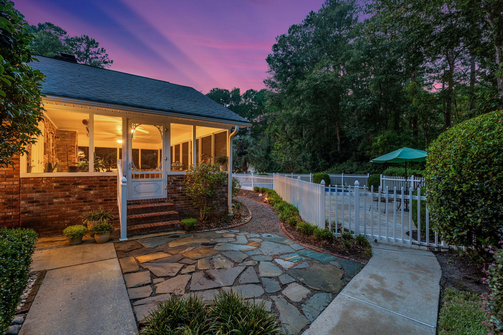 102 Caveson Drive